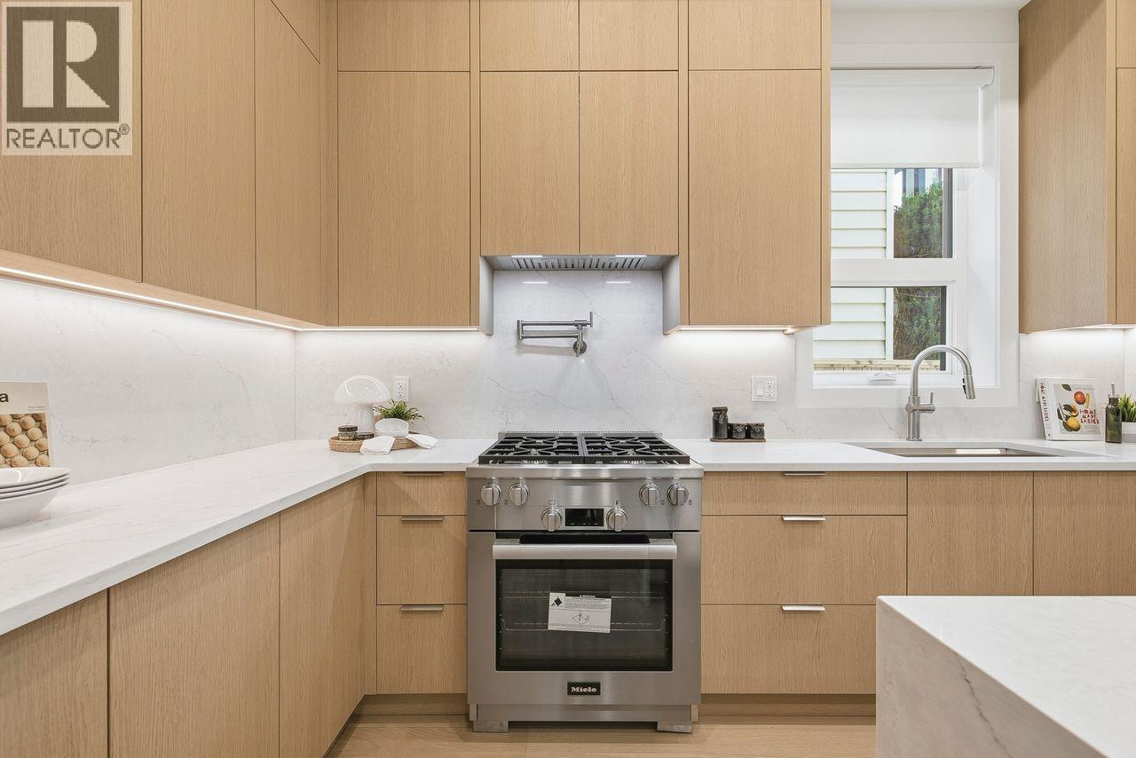 1 3708 W 18th Avenue, Vancouver, British Columbia  V6S 1B2 - Photo 13 - R3111325