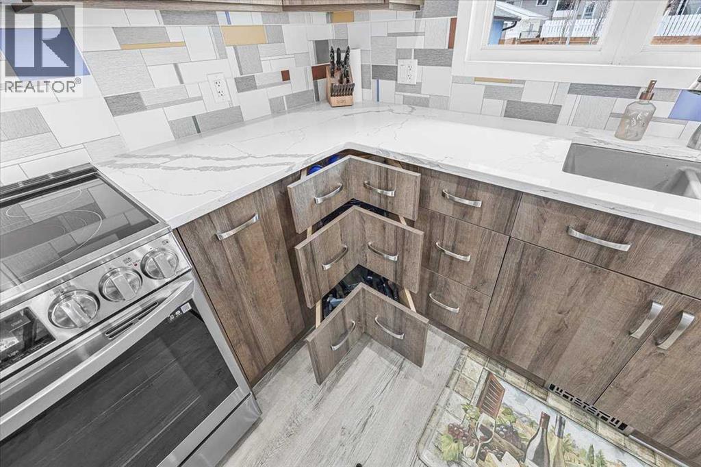 9743 Austin Road SE, Calgary, Alberta  T2J 0Z1 - Photo 13 - A2300616