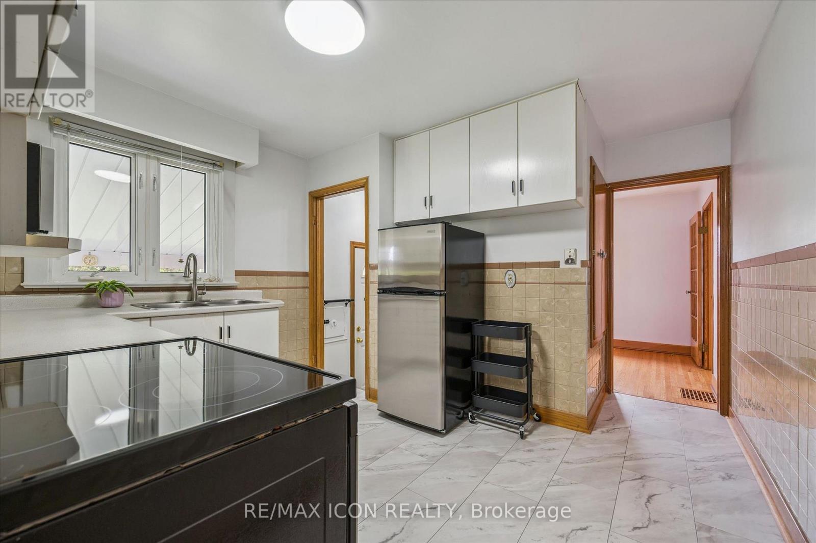 543 Philip Crescent, Waterloo, Ontario  N3H 2R4 - Photo 13 - X12999002