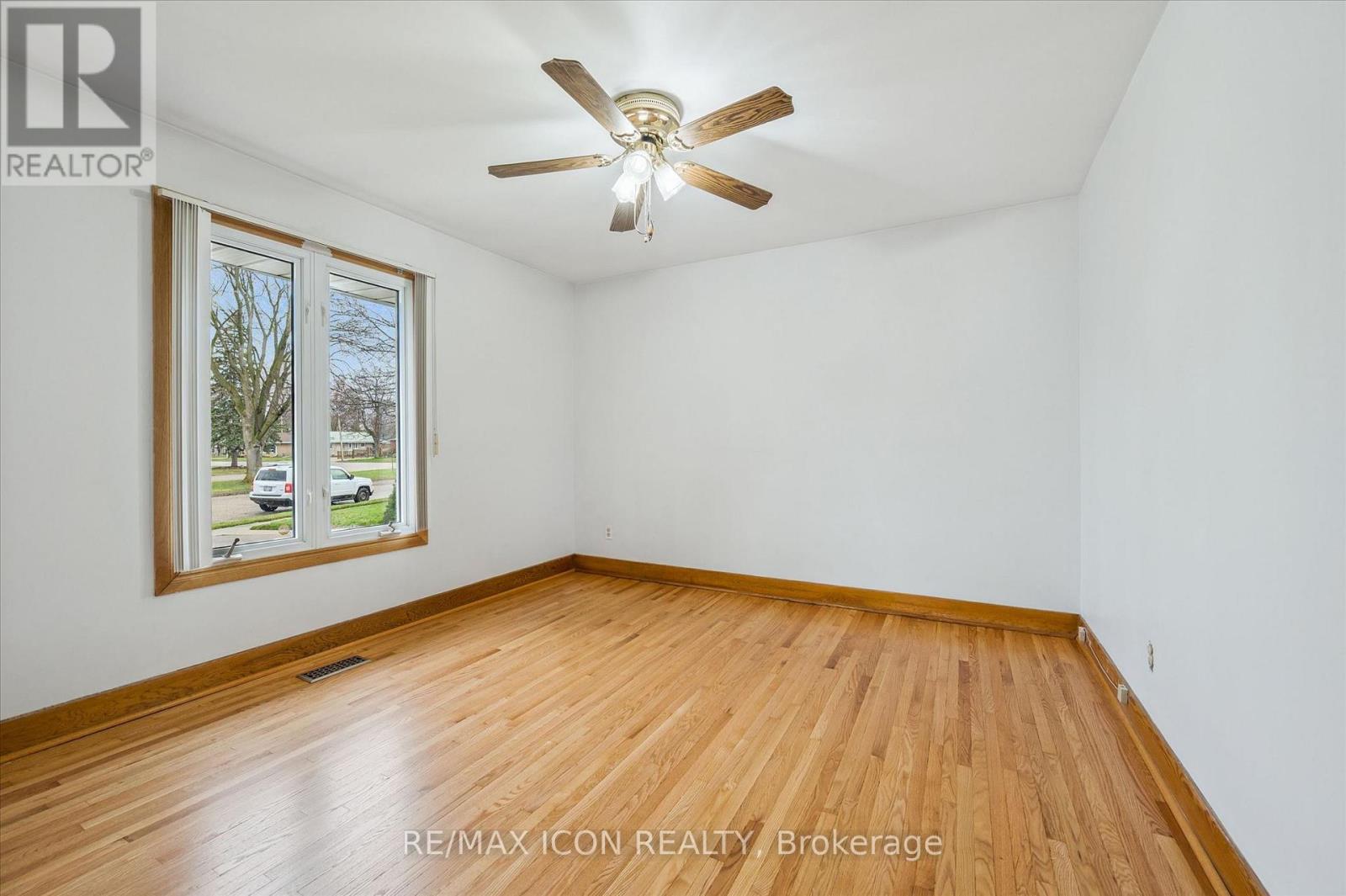 543 Philip Crescent, Waterloo, Ontario  N3H 2R4 - Photo 17 - X12999002