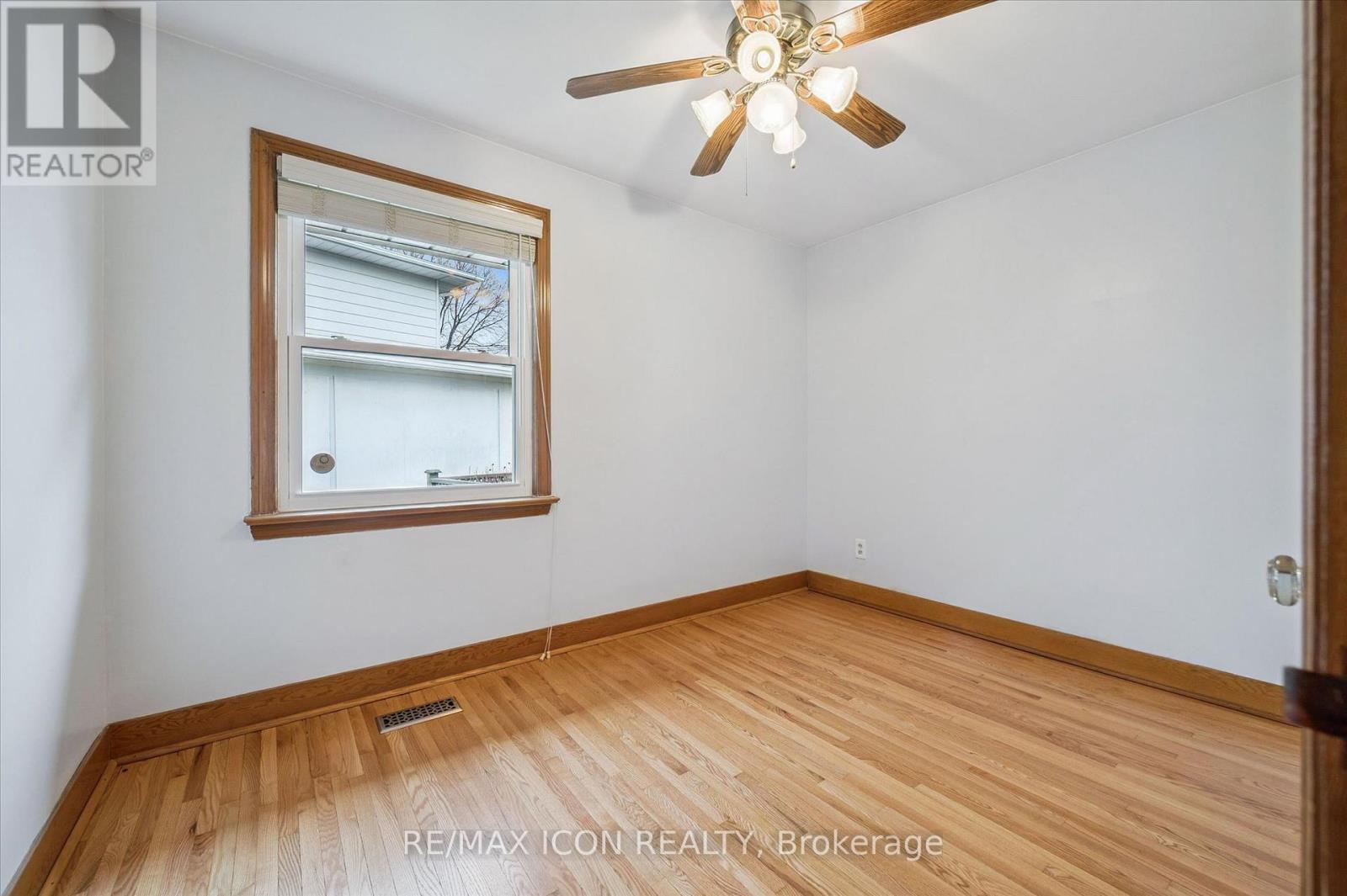 543 Philip Crescent, Waterloo, Ontario  N3H 2R4 - Photo 20 - X12999002