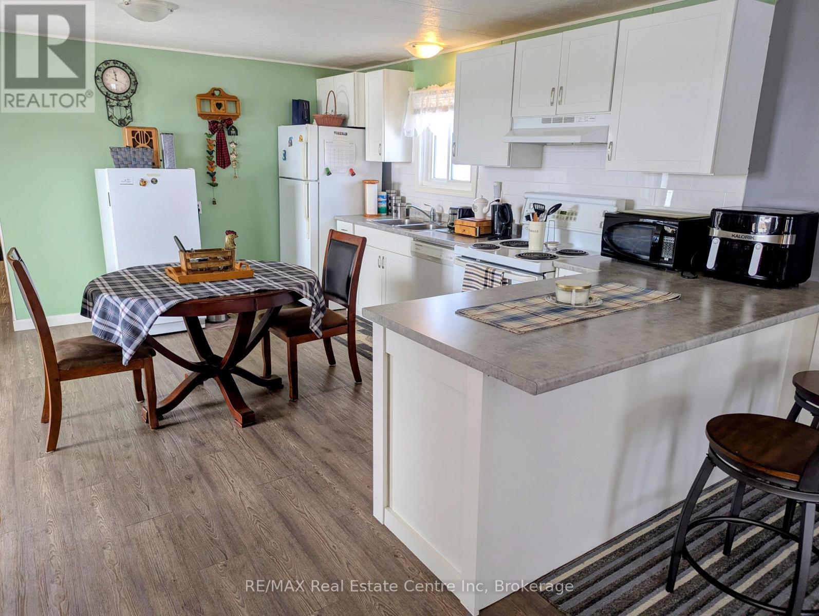 27 Cranberry Drive N, Ashfield-Colborne-Wawanosh, Ontario  N7A 3Y3 - Photo 13 - X12843720