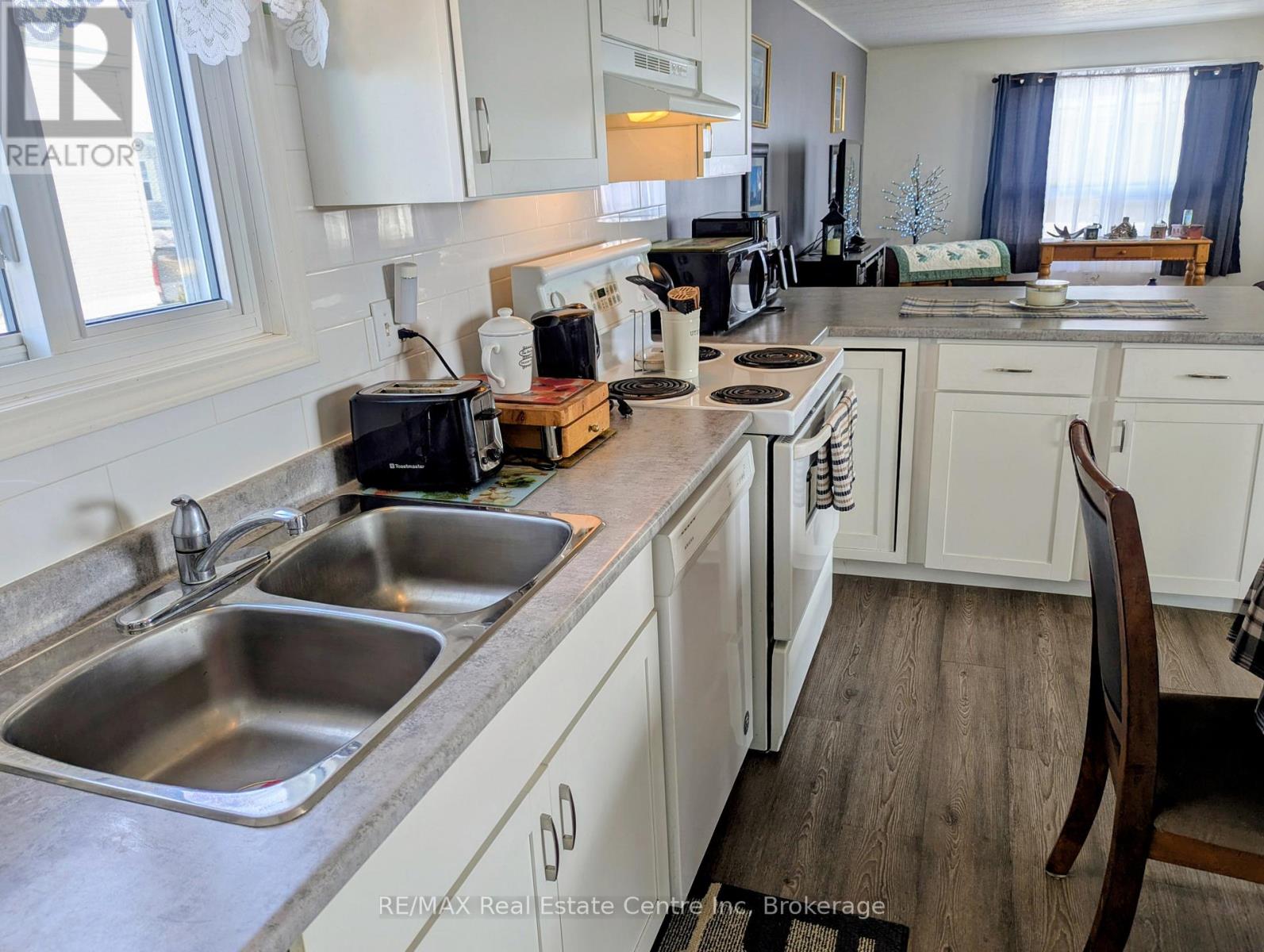 27 Cranberry Drive N, Ashfield-Colborne-Wawanosh, Ontario  N7A 3Y3 - Photo 11 - X12843720