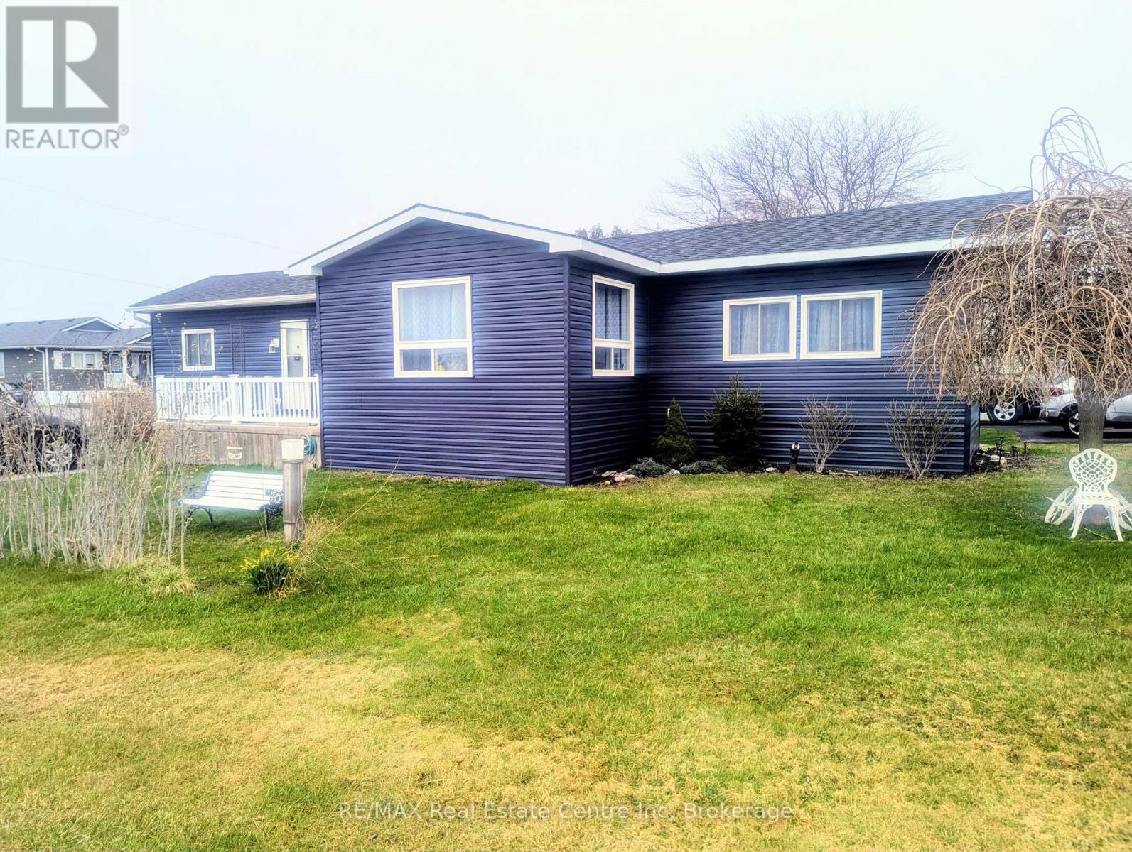 27 Cranberry Drive N, Ashfield-Colborne-Wawanosh, Ontario  N7A 3Y3 - Photo 35 - X12843720