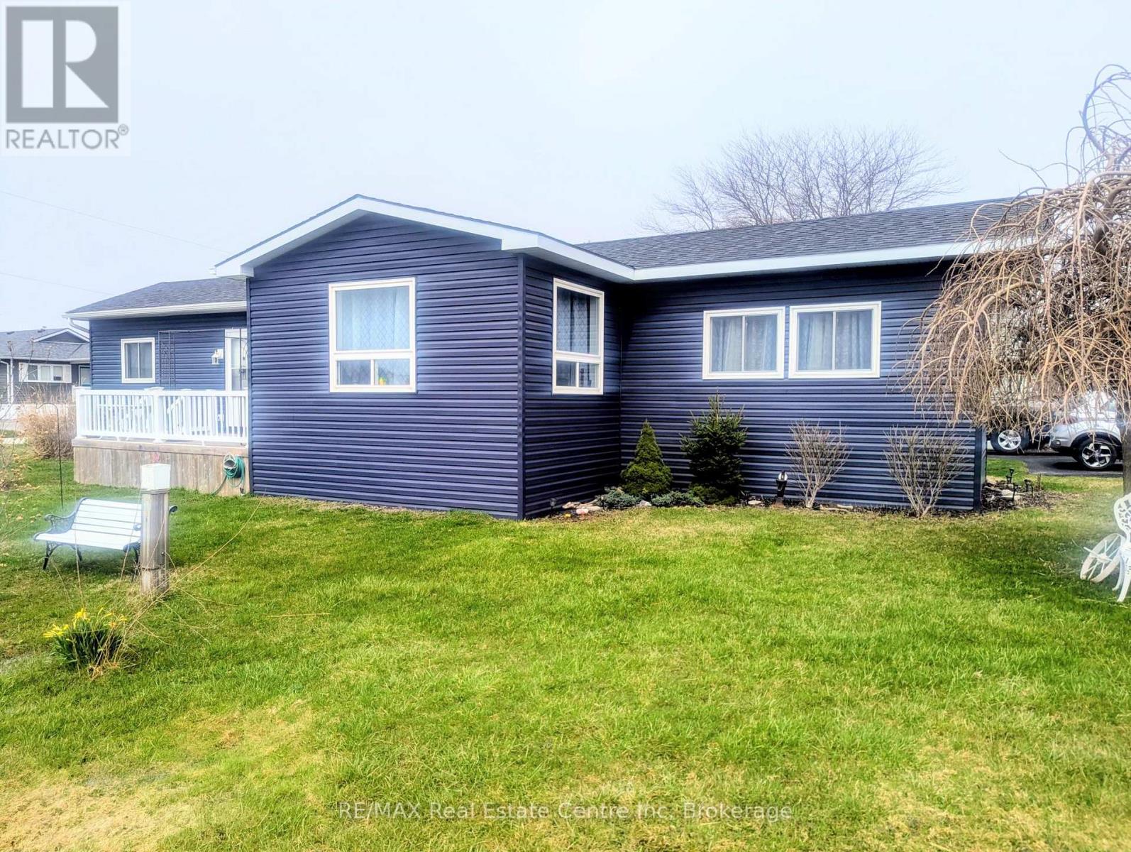 27 Cranberry Drive N, Ashfield-Colborne-Wawanosh, Ontario  N7A 3Y3 - Photo 32 - X12843720