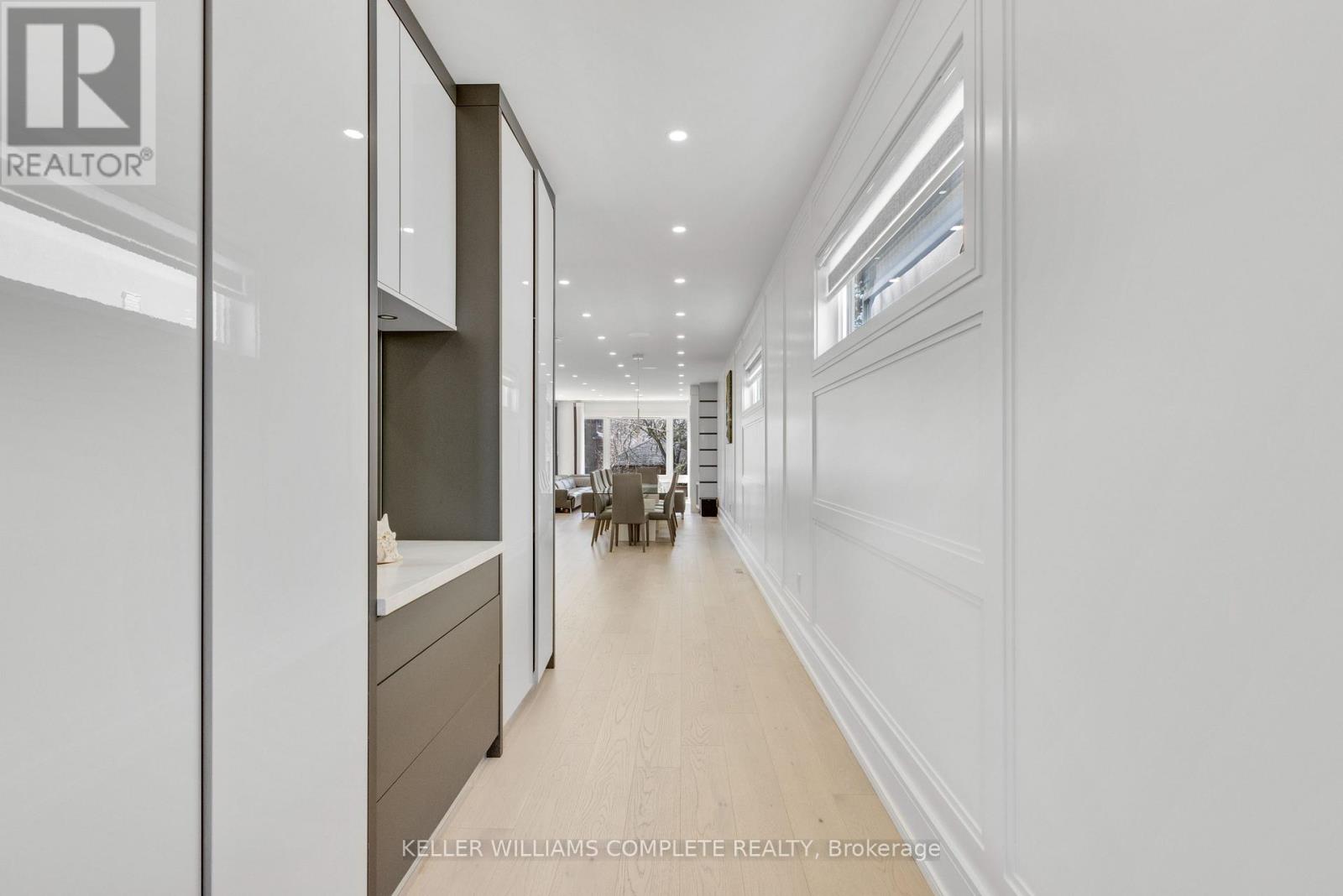 1362 Kenmuir Avenue, Mississauga, Ontario  L5G 4B4 - Photo 3 - W12997440