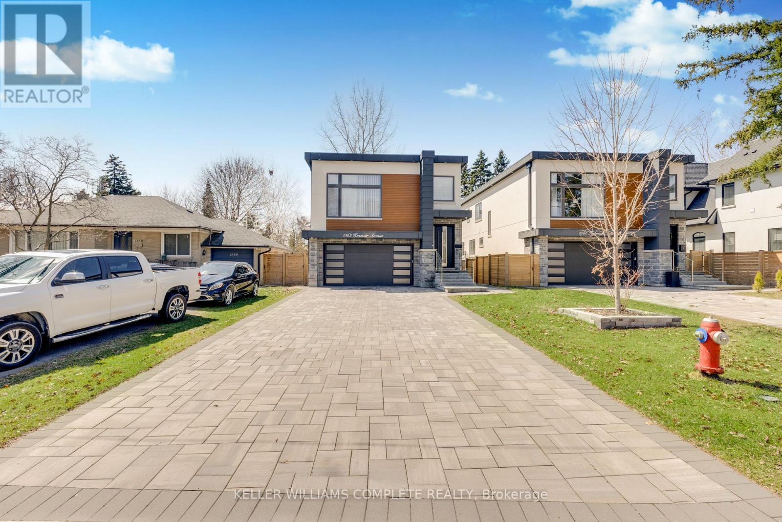 1362 Kenmuir Avenue, Mississauga, Ontario  L5G 4B4 - Photo 2 - W12997440