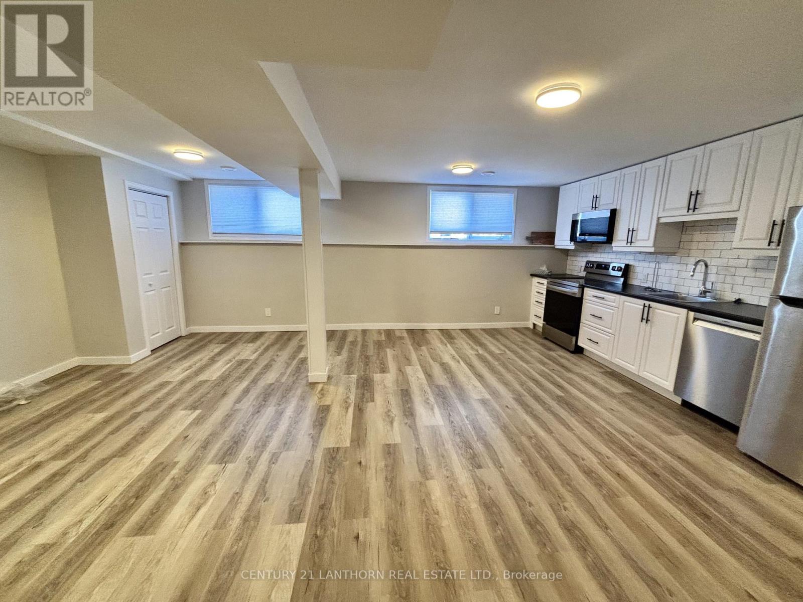 Lower - 3 1st Avenue, Prince Edward County, Ontario  K0K 3L0 - Photo 2 - X12935760