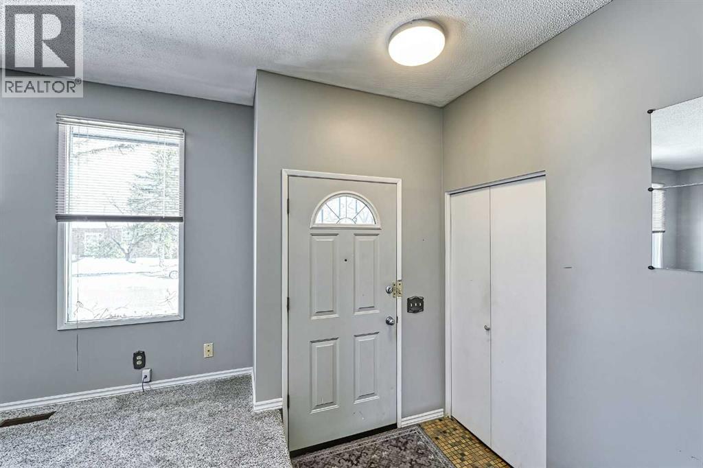 3523 48 Street Ne, Calgary, Alberta  T1Y 5S5 - Photo 4 - A2298813