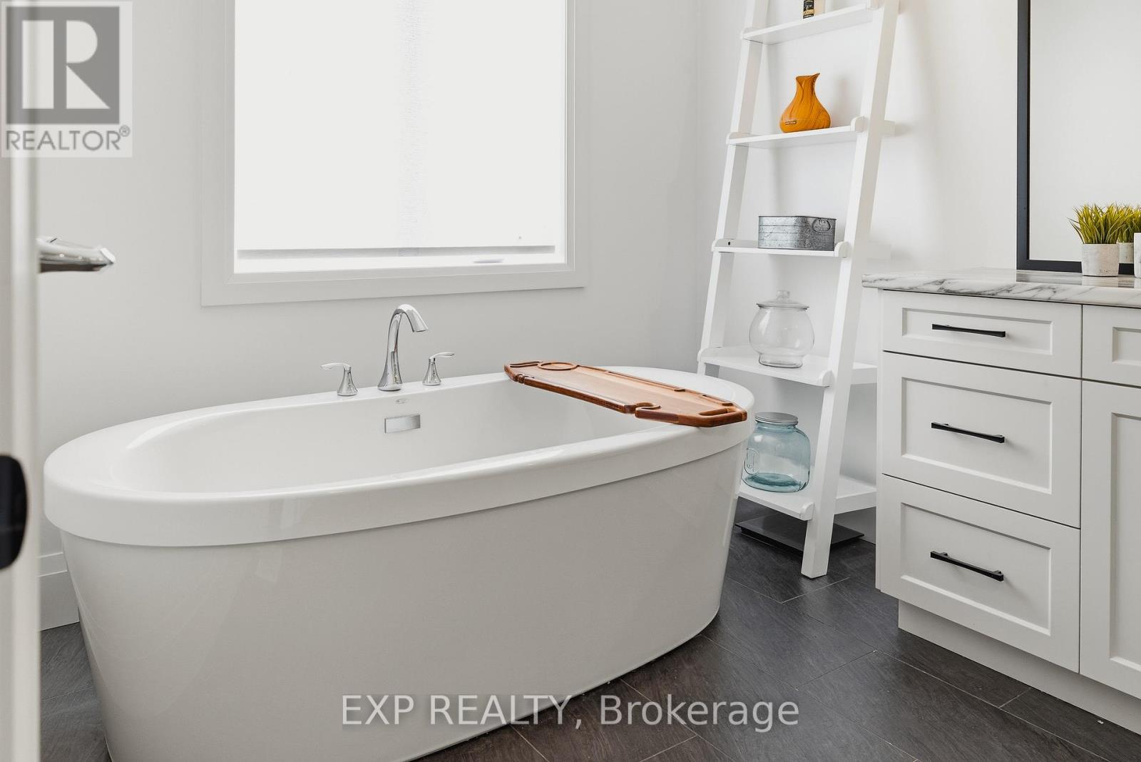 157 Ridgeview Drive, Mapleton, Ontario  N0G 1P0 - Photo 24 - X12824936