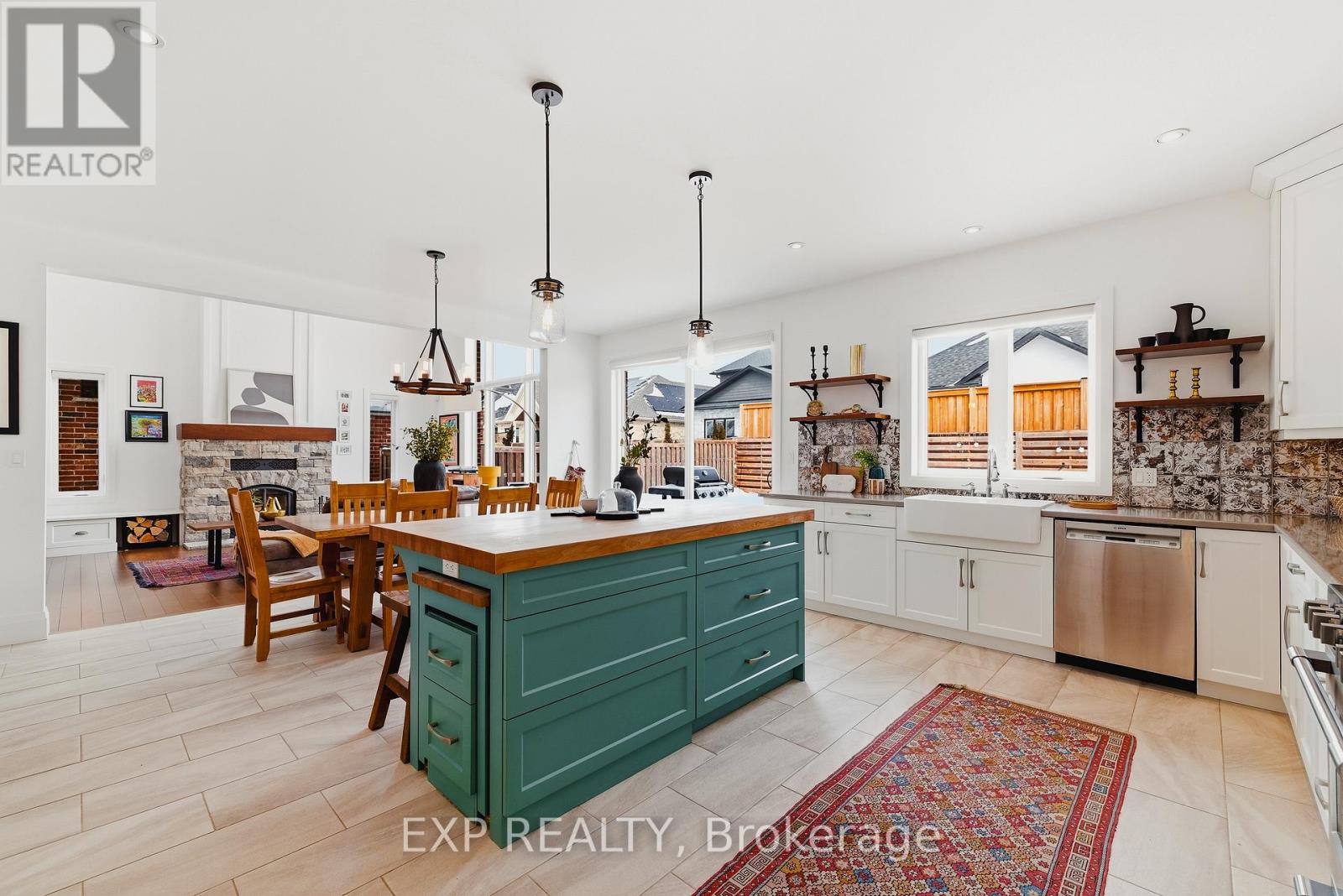 157 Ridgeview Drive, Mapleton, Ontario  N0G 1P0 - Photo 12 - X12824936