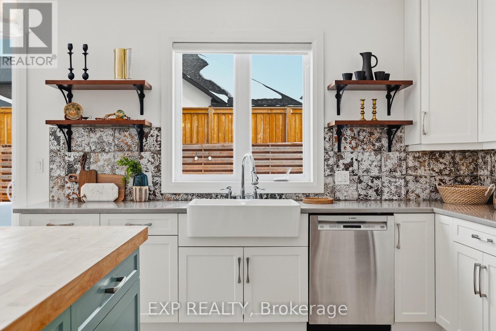 157 Ridgeview Drive, Mapleton, Ontario  N0G 1P0 - Photo 14 - X12824936