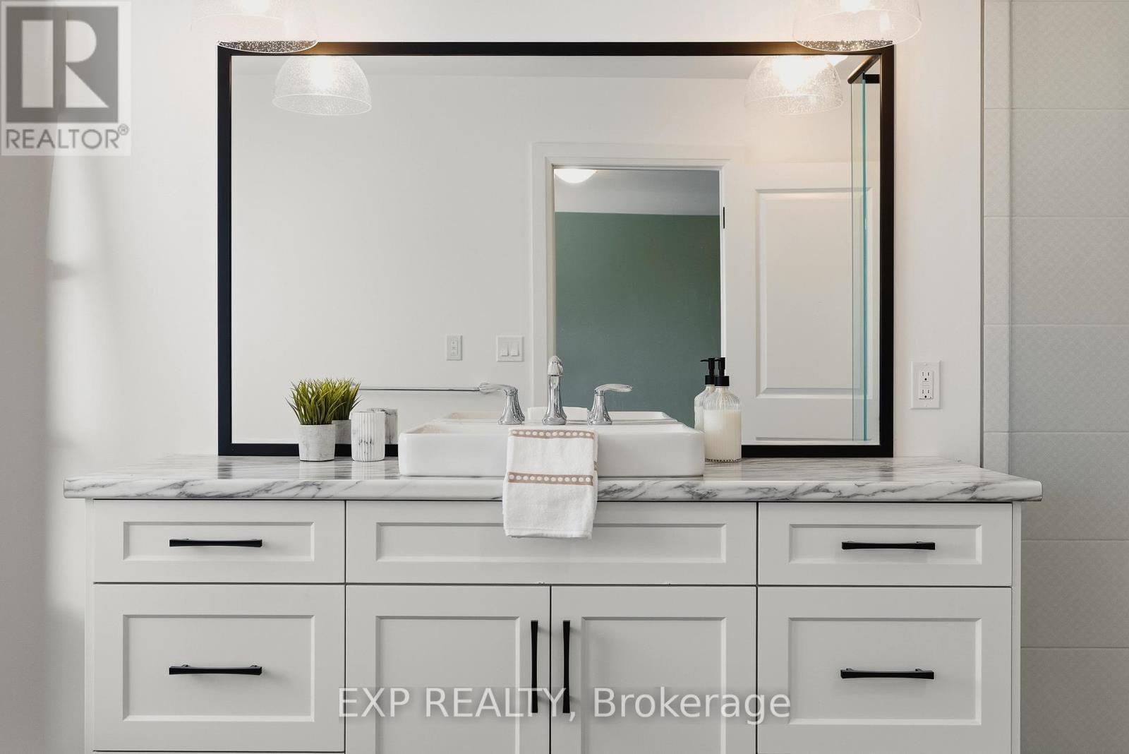 157 Ridgeview Drive, Mapleton, Ontario  N0G 1P0 - Photo 23 - X12824936