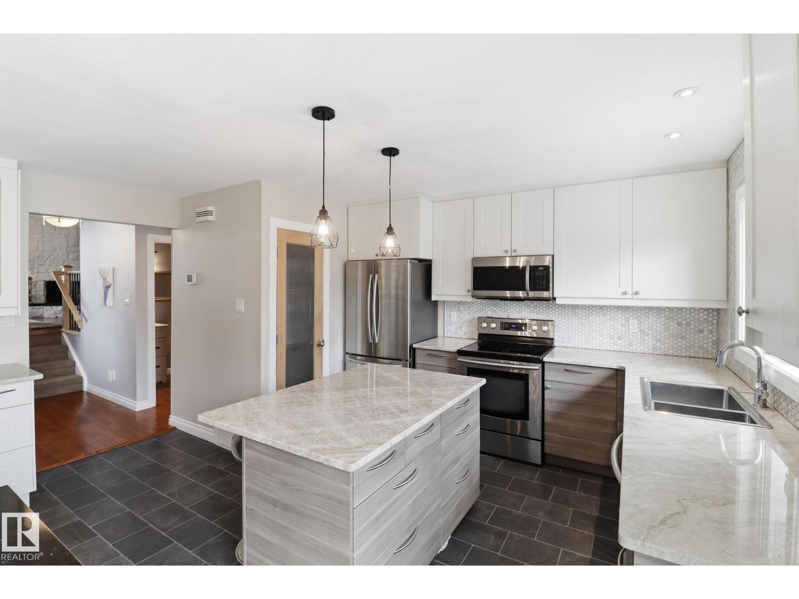 9023 95 St Nw, Edmonton, Alberta  T6C 3W7 - Photo 6 - E4482259