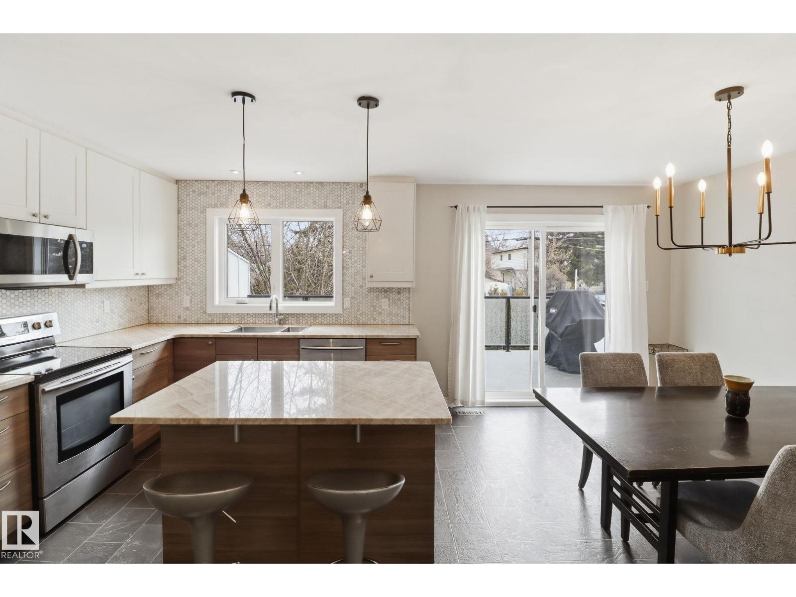 9023 95 St Nw, Edmonton, Alberta  T6C 3W7 - Photo 8 - E4482259