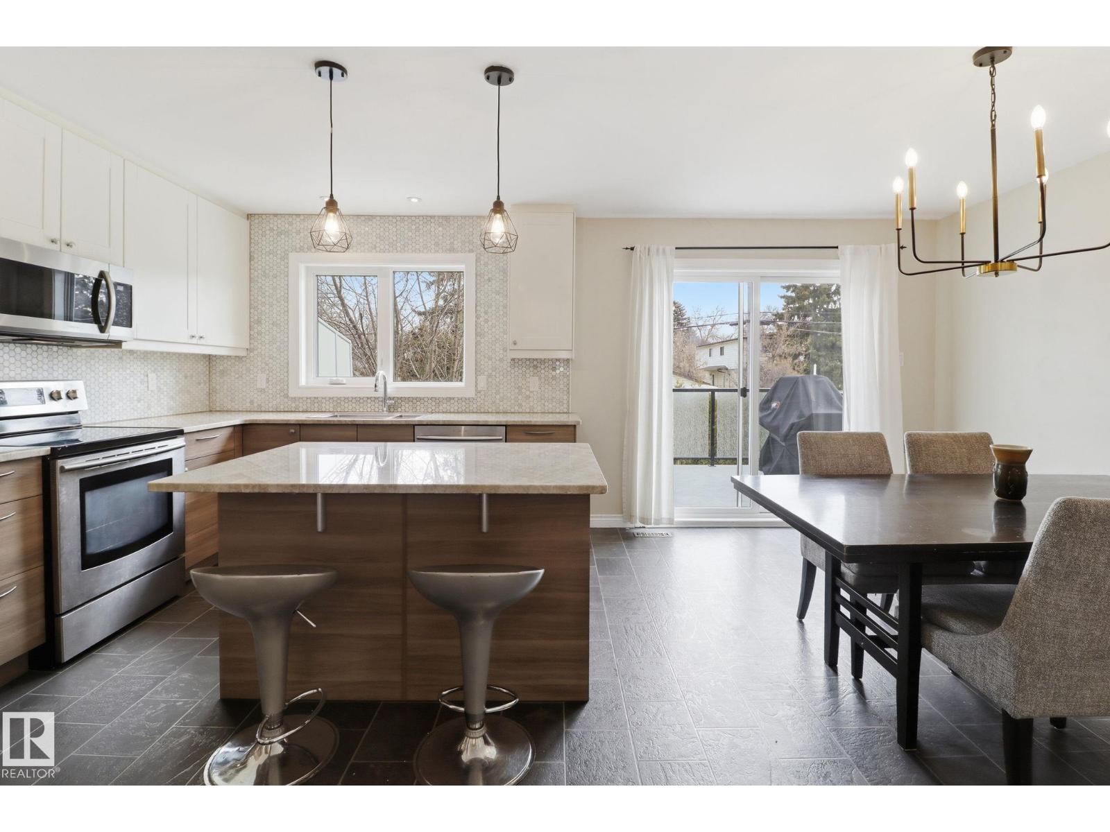 9023 95 St Nw, Edmonton, Alberta  T6C 3W7 - Photo 3 - E4482259