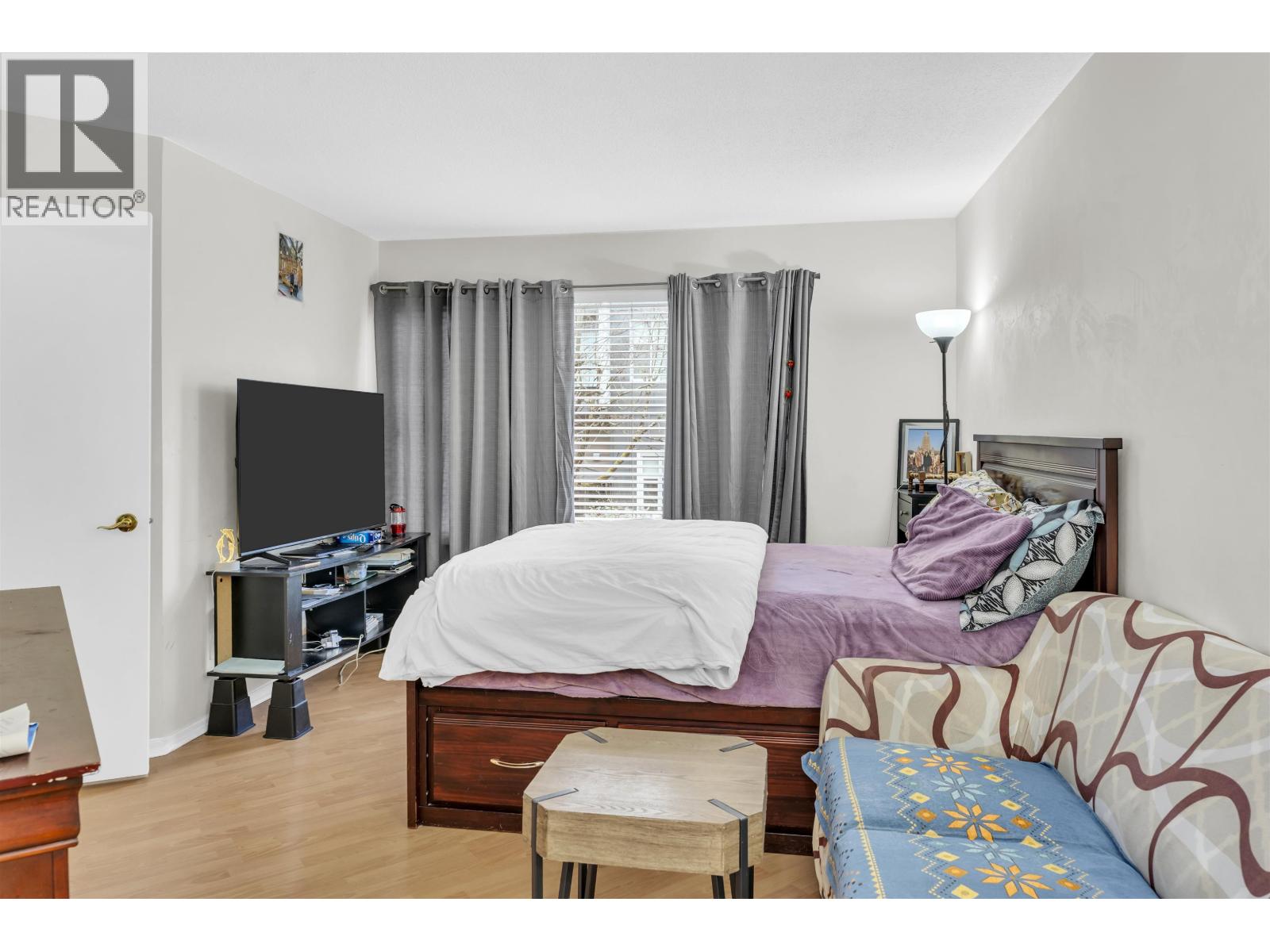 212 6939 Gilley Avenue, Burnaby, British Columbia  V5J 4W8 - Photo 4 - R3111597