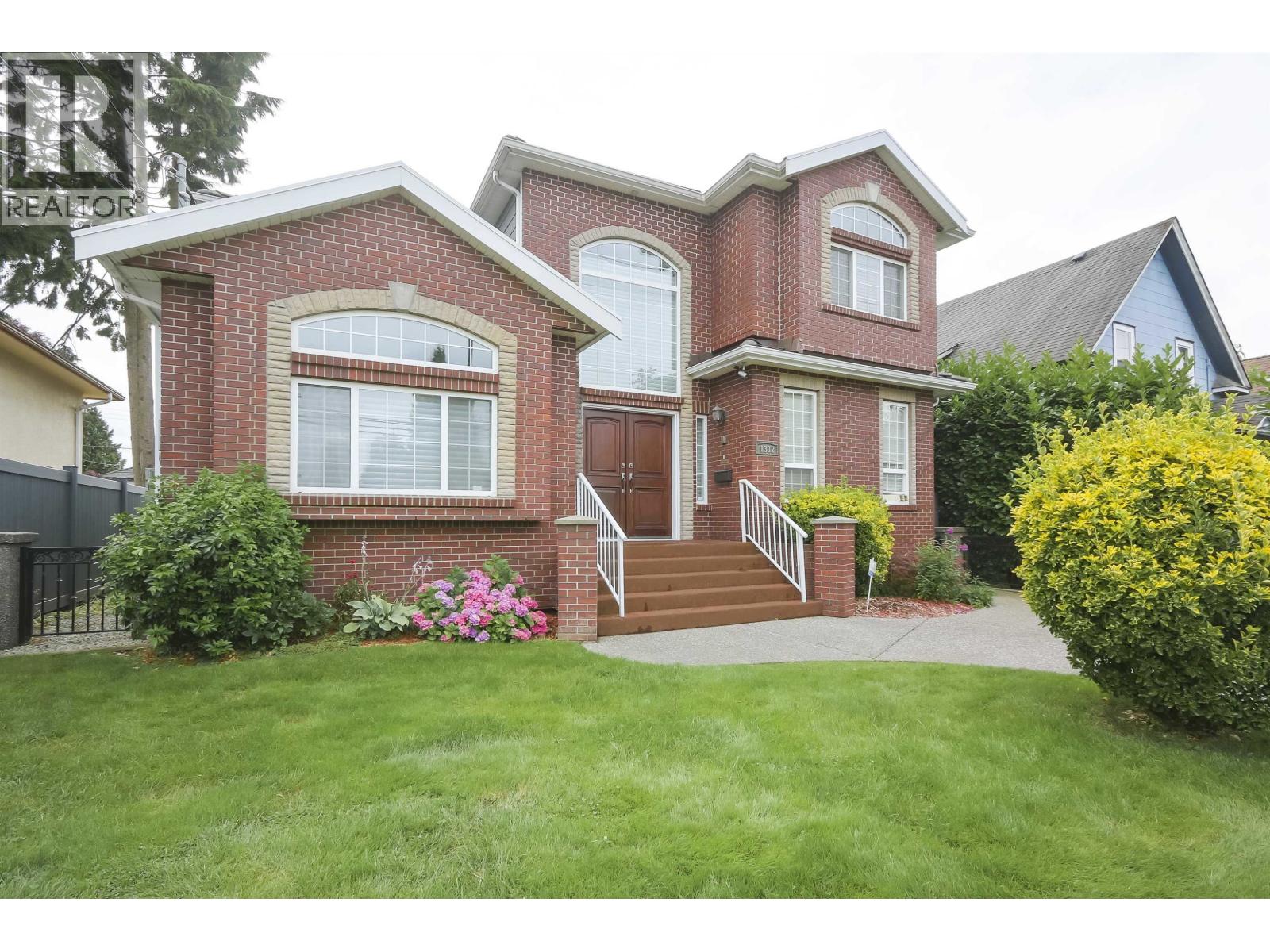 1312 Tenth Street, New Westminster, British Columbia  V3M 3H9 - Photo 2 - R3111577