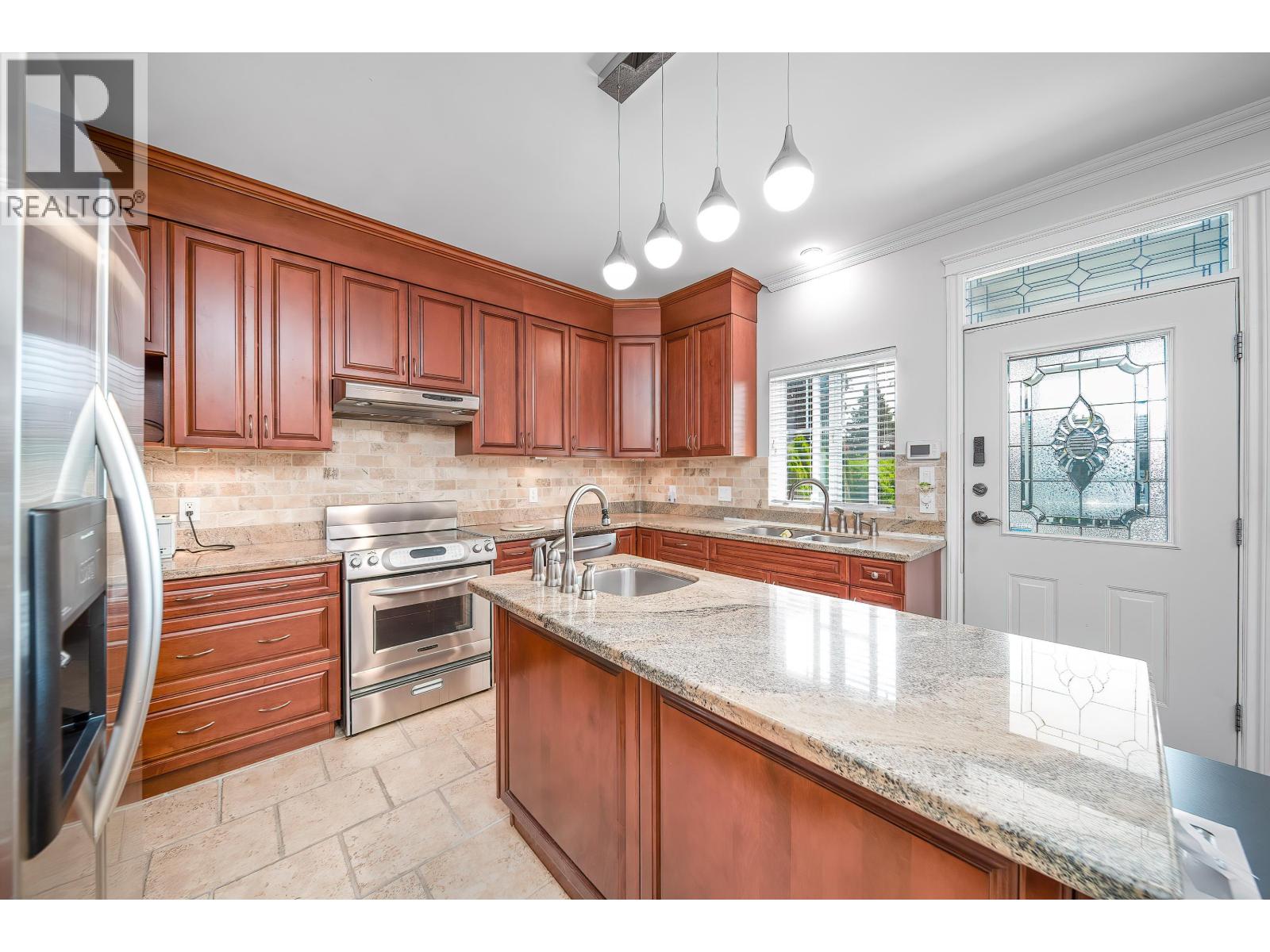 1312 Tenth Street, New Westminster, British Columbia  V3M 3H9 - Photo 11 - R3111577