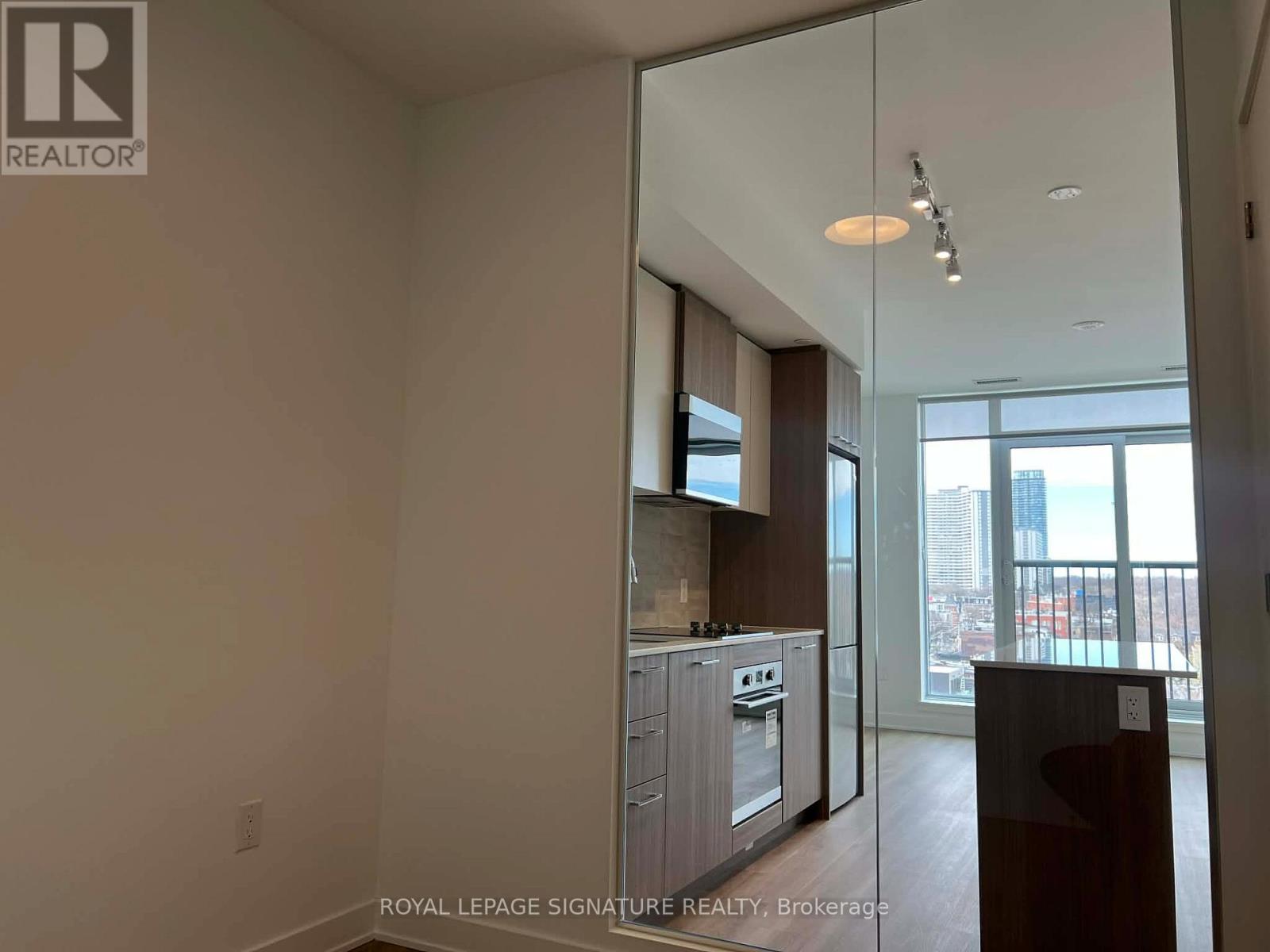 821 - 30 Dreamers Way, Toronto, Ontario  M5A 0Y7 - Photo 5 - C12999054