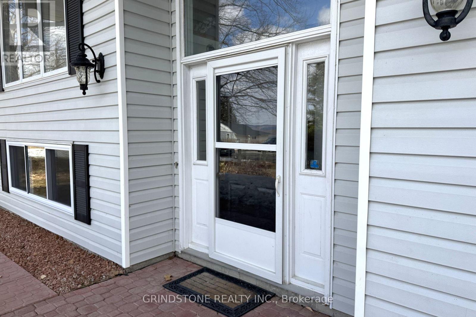 319 Riverwood Drive, Ottawa, Ontario  K0A 3M0 - Photo 3 - X12999064