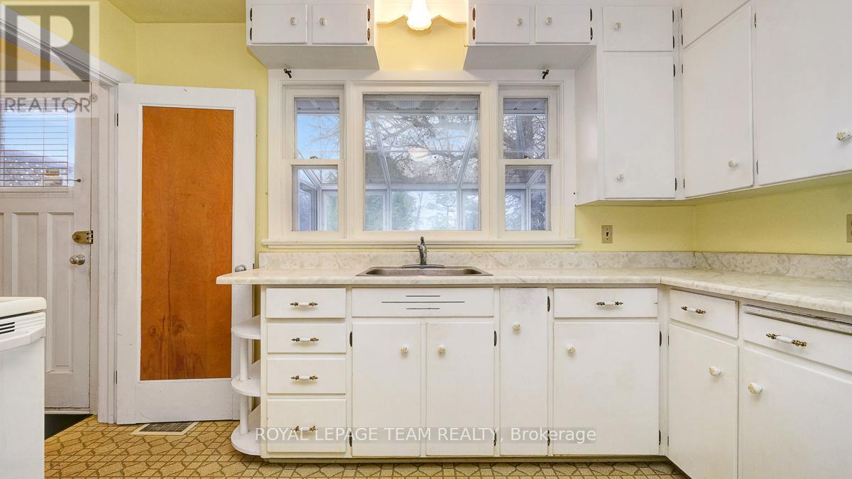 1107 Falaise Road, Ottawa, Ontario  K2E 6R1 - Photo 13 - X12999076