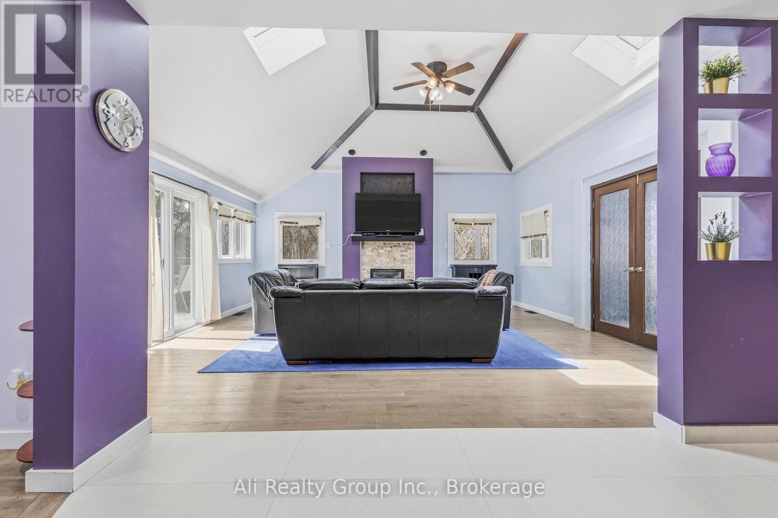 161 Herzberg Road, Ottawa, Ontario  K2K 2Y3 - Photo 2 - X12999078