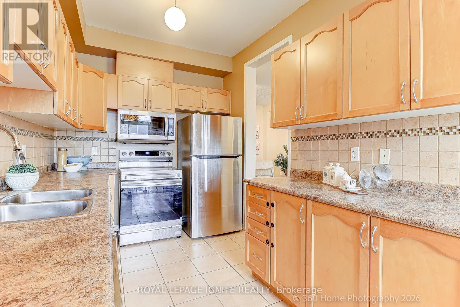 48 Thorp Crescent, Ajax, Ontario  L1T 0G9 - Photo 10 - E12999058