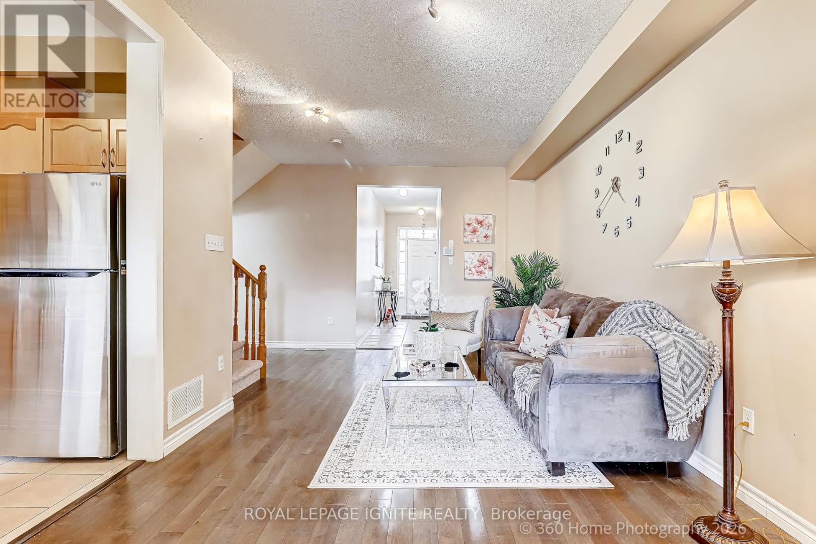 48 Thorp Crescent, Ajax, Ontario  L1T 0G9 - Photo 5 - E12999058