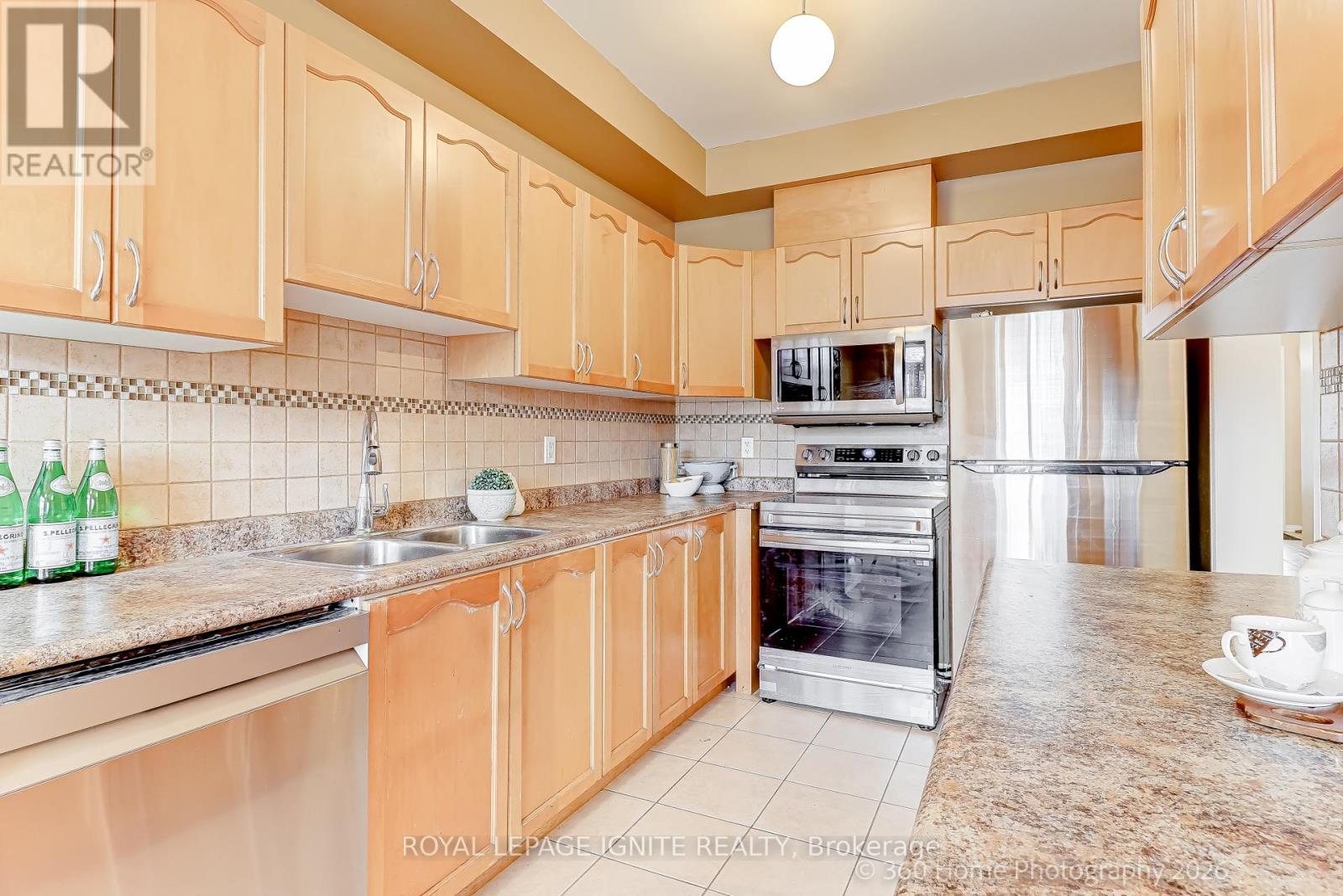 48 Thorp Crescent, Ajax, Ontario  L1T 0G9 - Photo 9 - E12999058