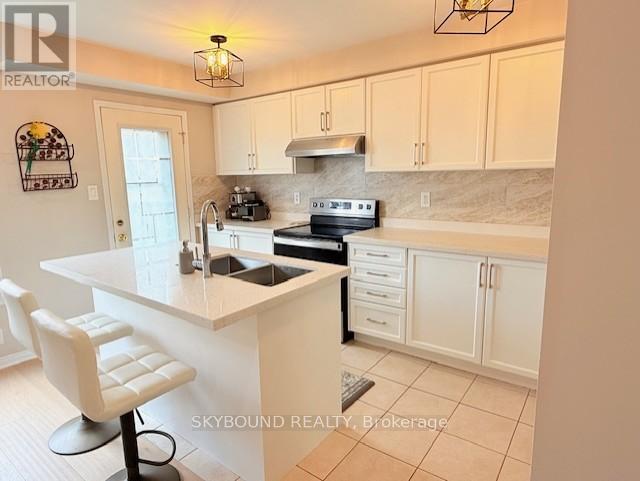 35 Lloydminister Avenue, Ajax, Ontario  L1Z 0N8 - Photo 4 - E12999062