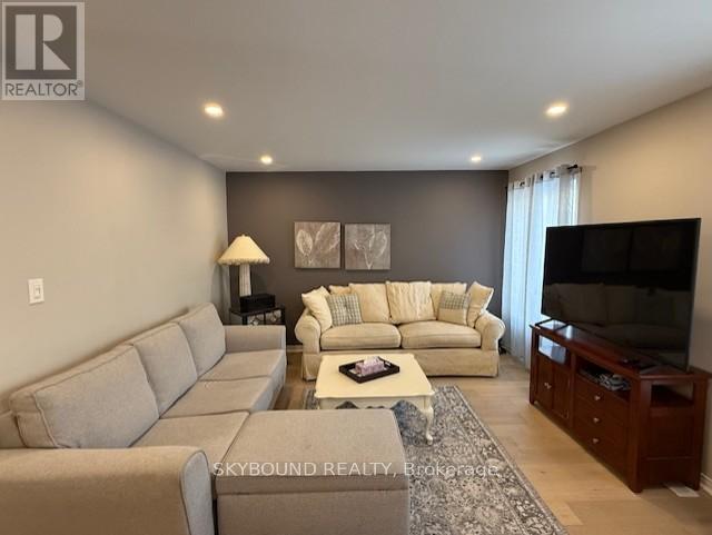 35 Lloydminister Avenue, Ajax, Ontario  L1Z 0N8 - Photo 6 - E12999062