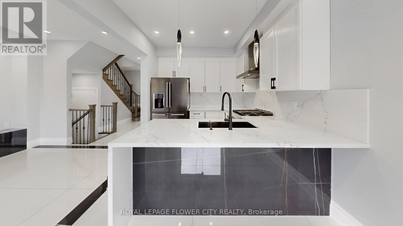 642 Sweetwater Crescent, Newmarket, Ontario  L3X 0H5 - Photo 12 - N12999030