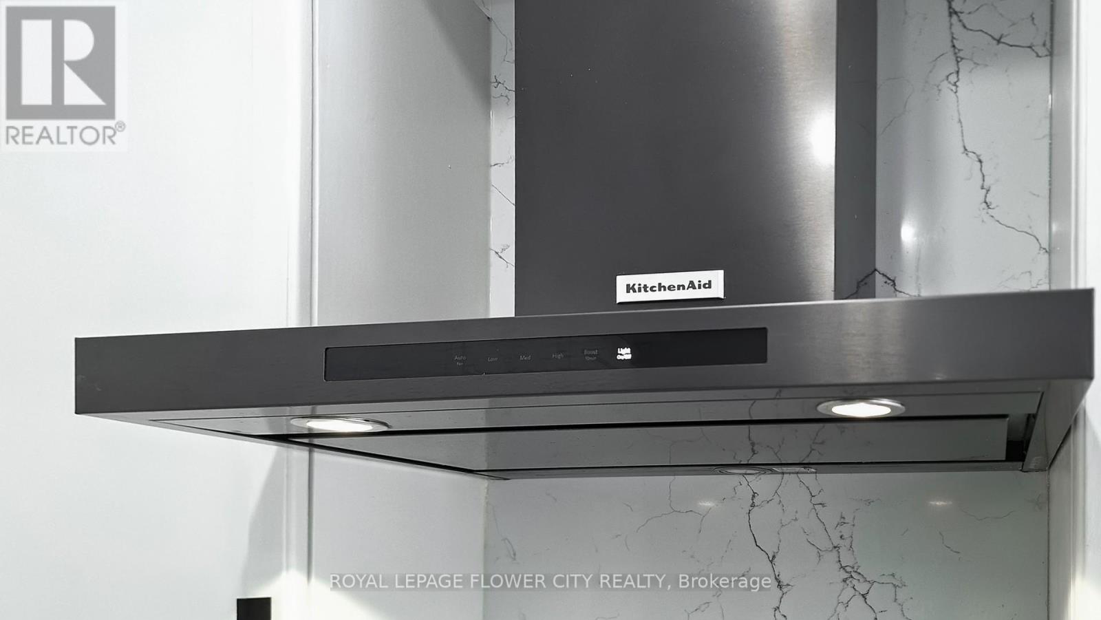 642 Sweetwater Crescent, Newmarket, Ontario  L3X 0H5 - Photo 15 - N12999030