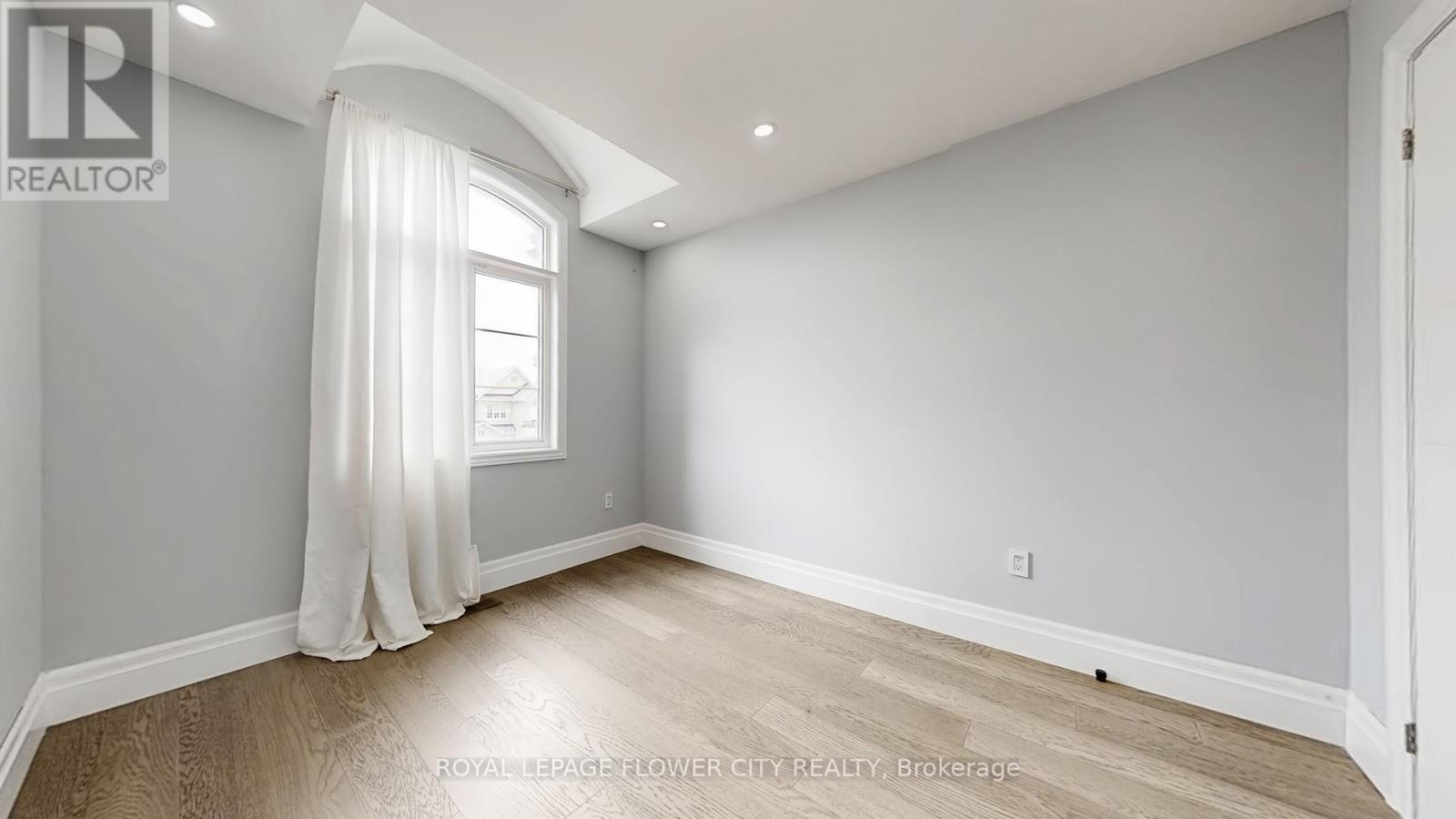 642 Sweetwater Crescent, Newmarket, Ontario  L3X 0H5 - Photo 32 - N12999030