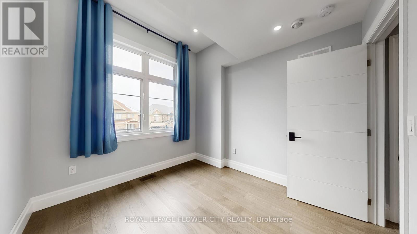 642 Sweetwater Crescent, Newmarket, Ontario  L3X 0H5 - Photo 34 - N12999030