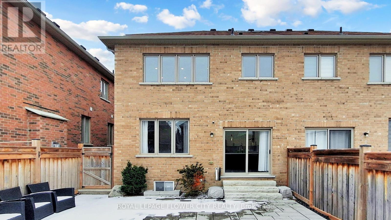 642 Sweetwater Crescent, Newmarket, Ontario  L3X 0H5 - Photo 46 - N12999030