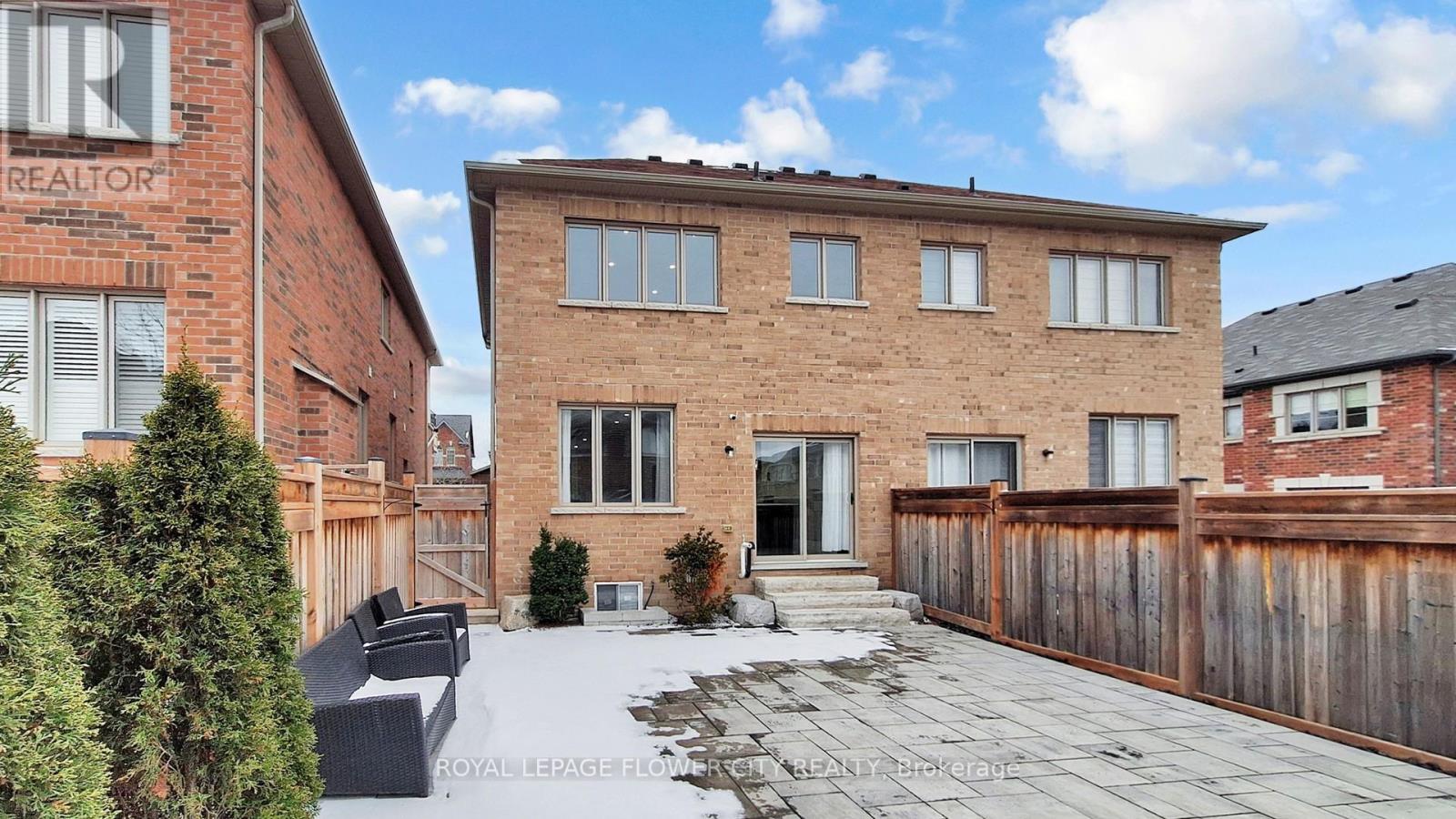 642 Sweetwater Crescent, Newmarket, Ontario  L3X 0H5 - Photo 48 - N12999030