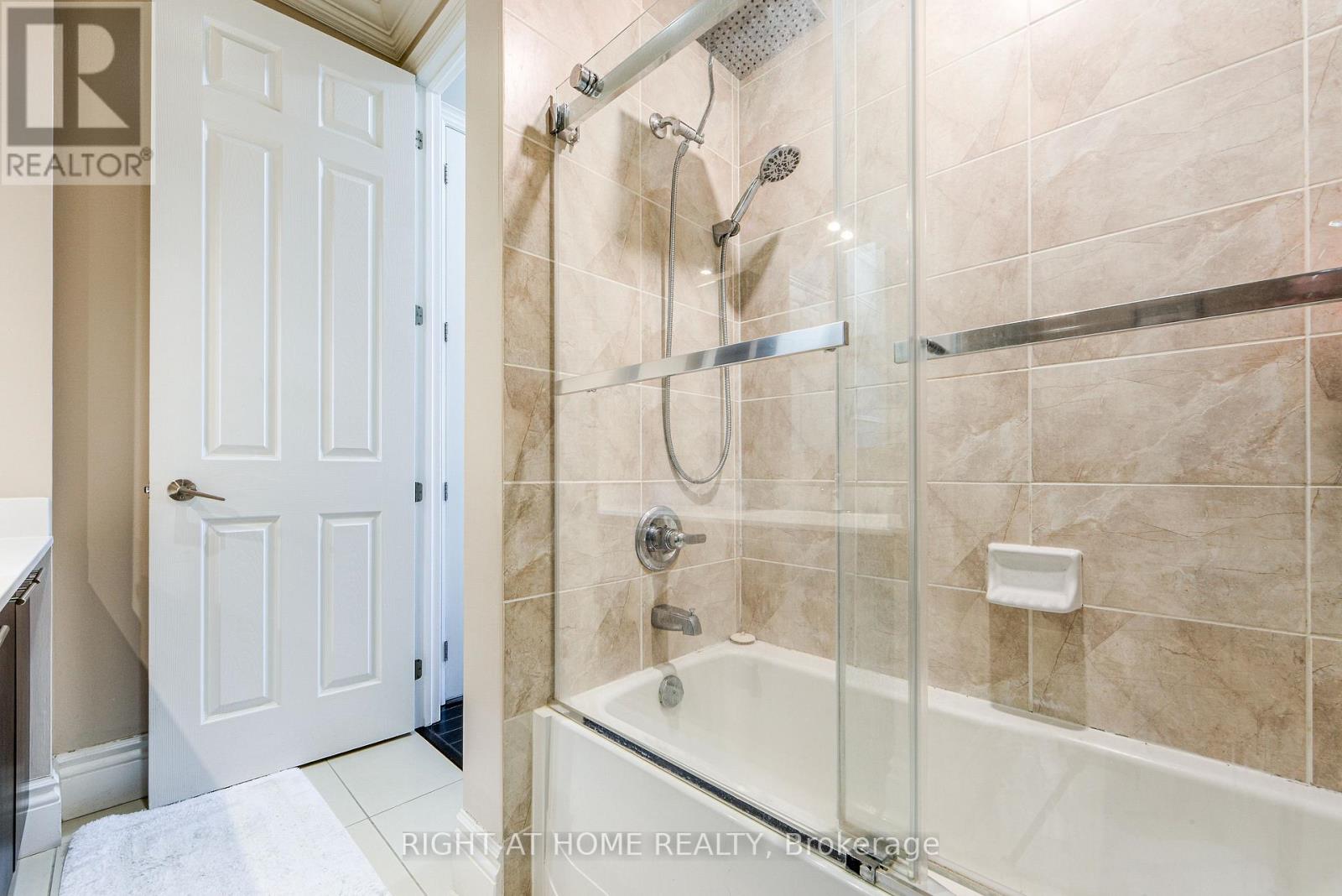 Uph2 - 37 Galleria Parkway, Markham, Ontario  L3T 0A5 - Photo 16 - N12999048