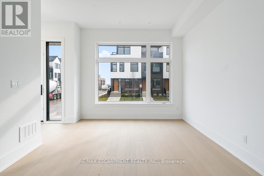 19 - 20 Lou Parsons Way, Mississauga, Ontario  L5H 0B2 - Photo 5 - W12855704