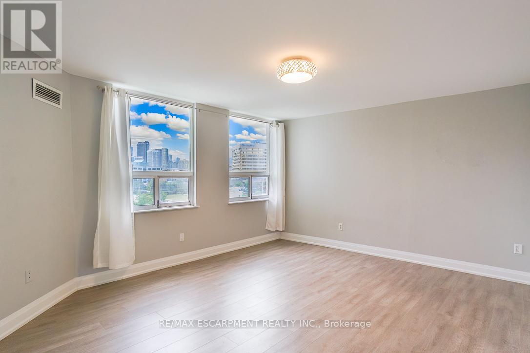 806 - 3650 Kaneff Crescent, Mississauga, Ontario  L5A 4A1 - Photo 20 - W12953086