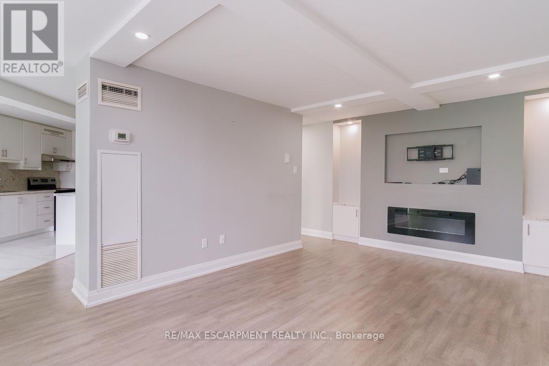 806 - 3650 Kaneff Crescent, Mississauga, Ontario  L5A 4A1 - Photo 16 - W12953086