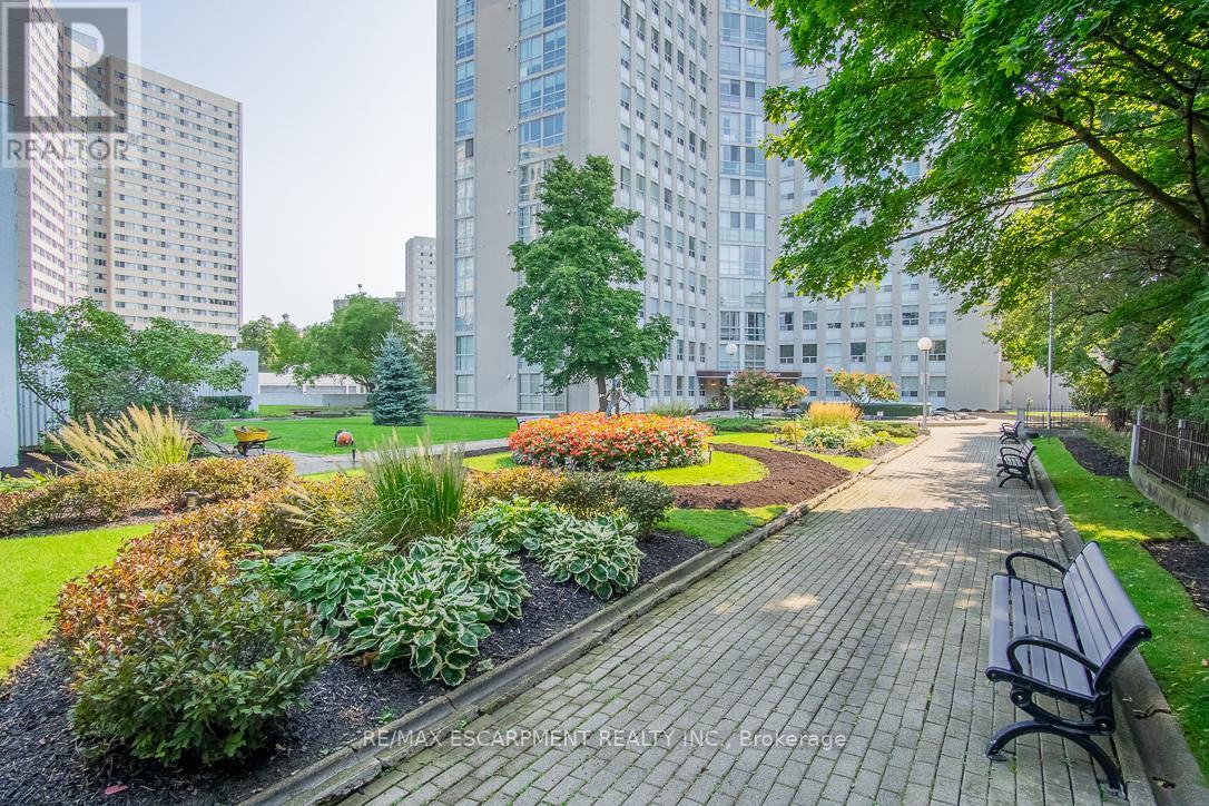 806 - 3650 Kaneff Crescent, Mississauga, Ontario  L5A 4A1 - Photo 37 - W12953086