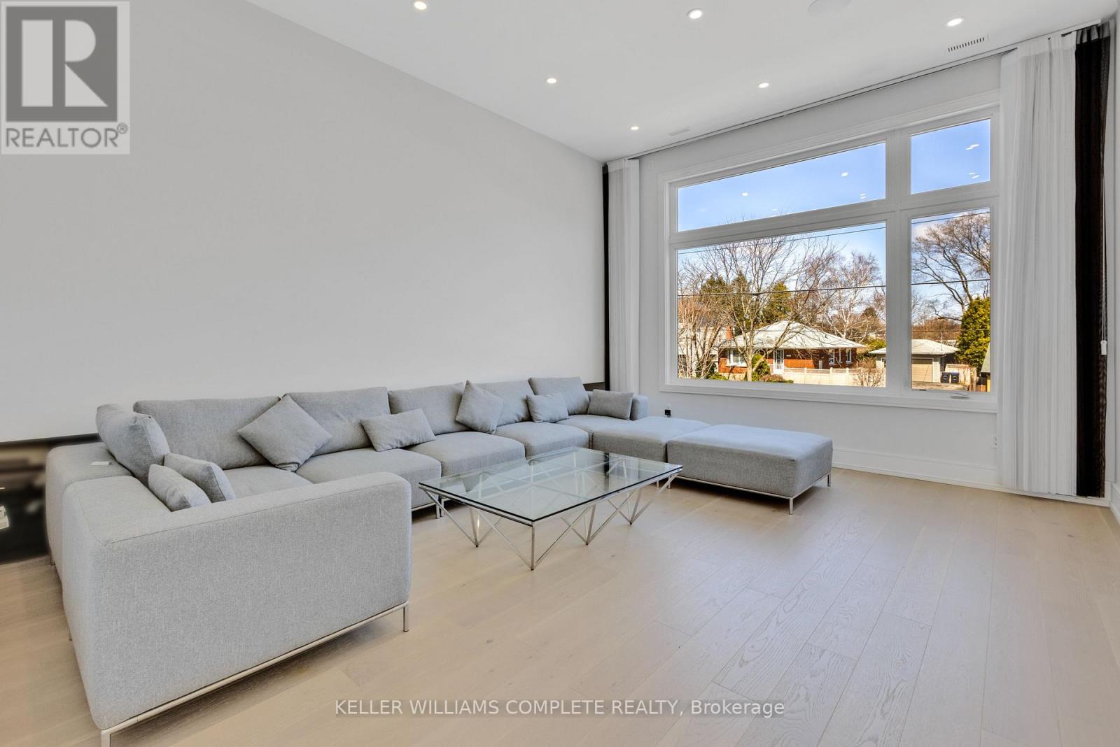 1362 Kenmuir Avenue, Mississauga, Ontario  L5G 4B4 - Photo 11 - W12997440