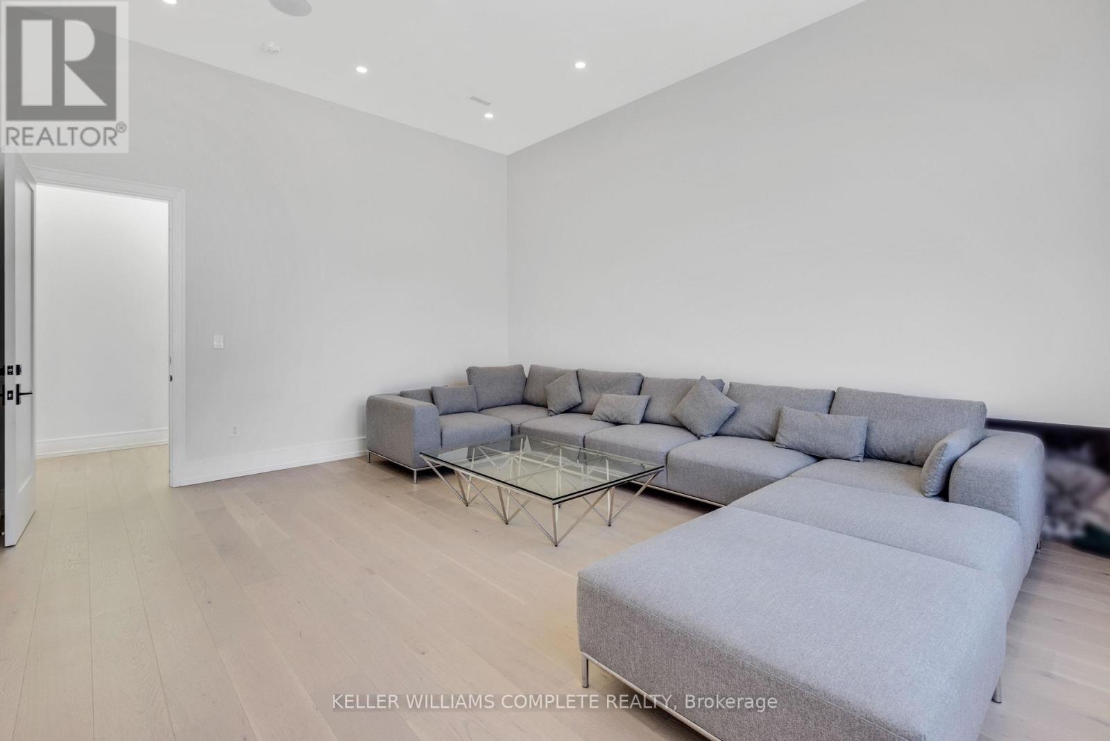 1362 Kenmuir Avenue, Mississauga, Ontario  L5G 4B4 - Photo 12 - W12997440