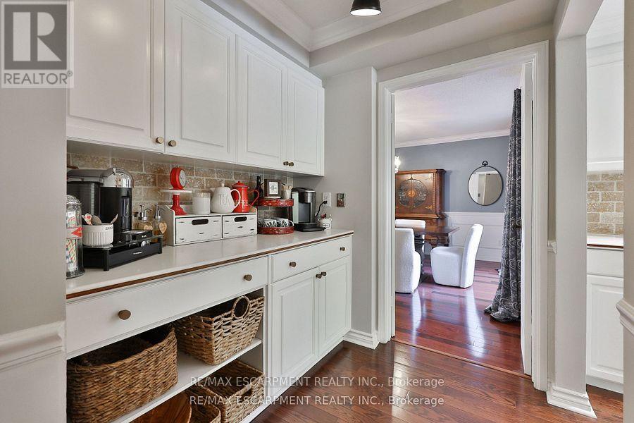 3555 Kingbird Court, Mississauga, Ontario  L5L 2P9 - Photo 10 - W12867160