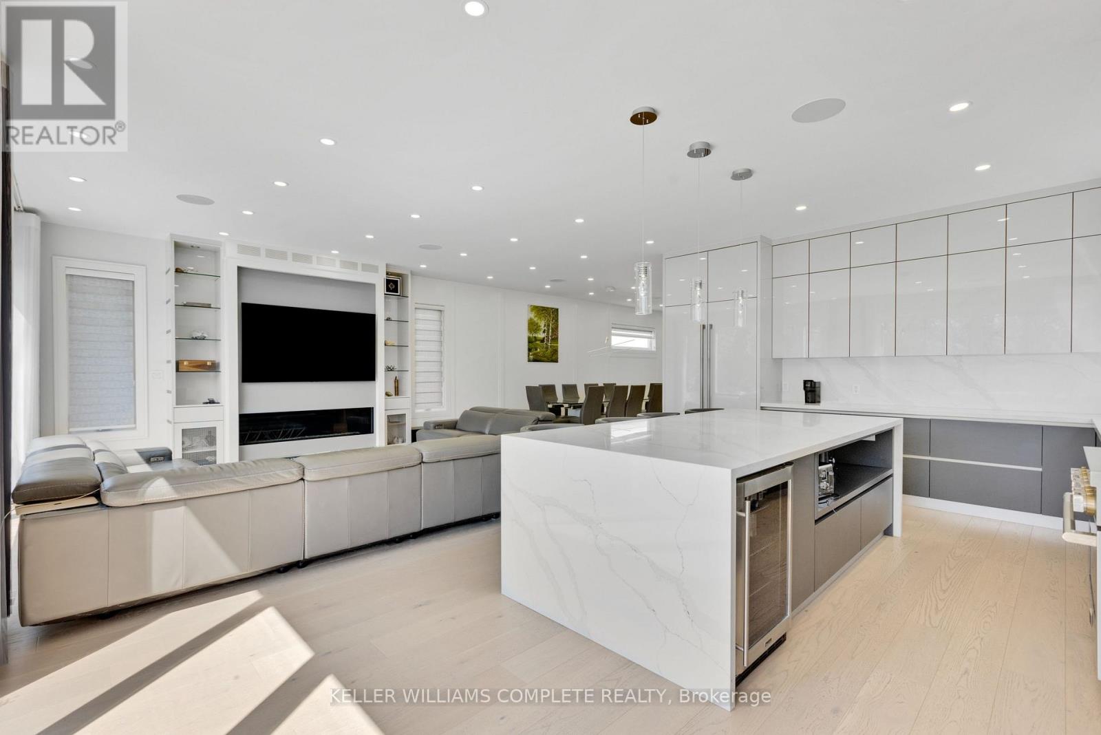 1362 Kenmuir Avenue, Mississauga, Ontario  L5G 4B4 - Photo 7 - W12997440