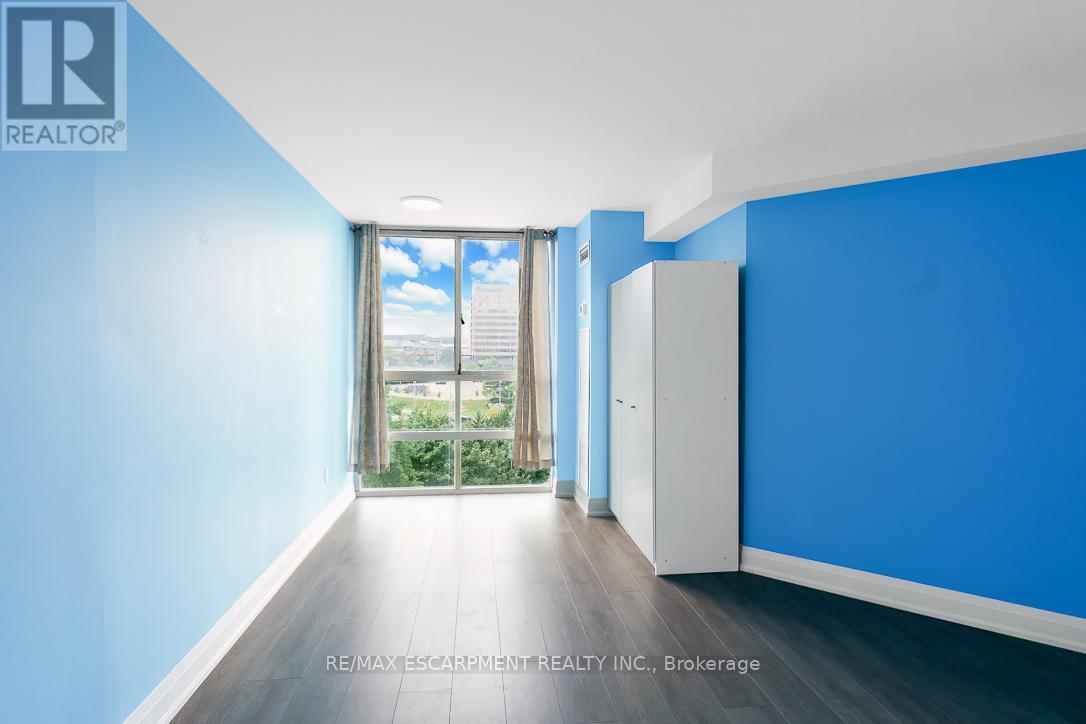 806 - 3650 Kaneff Crescent, Mississauga, Ontario  L5A 4A1 - Photo 18 - W12953086