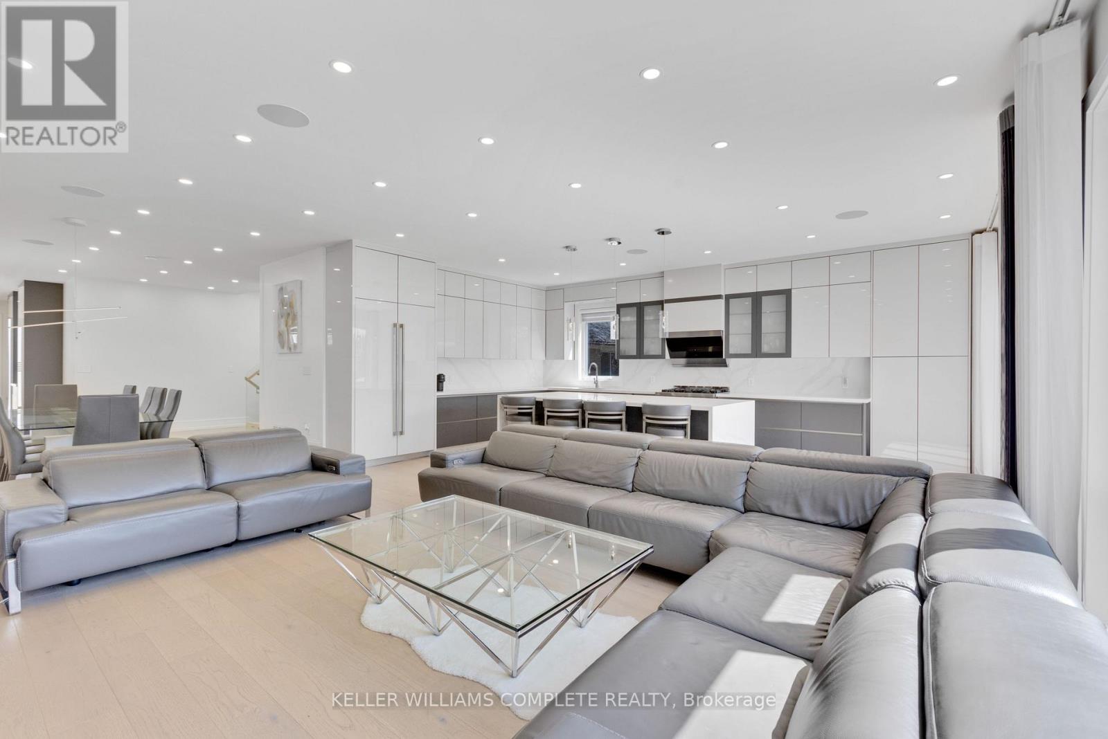 1362 Kenmuir Avenue, Mississauga, Ontario  L5G 4B4 - Photo 8 - W12997440