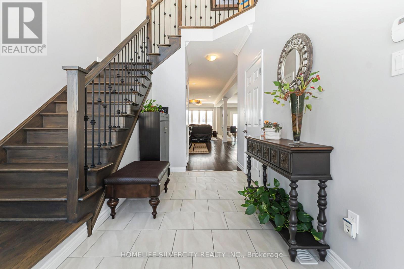 153 Medici Lane, Hamilton, Ontario  L9B 0G7 - Photo 5 - X12987404